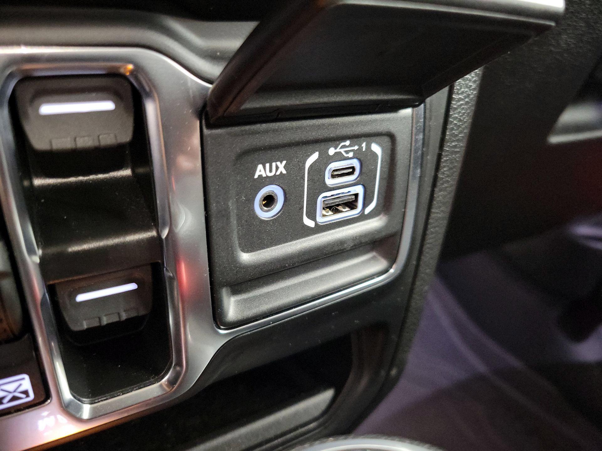 Thumbnail: 2023 Jeep Wrangler - 18