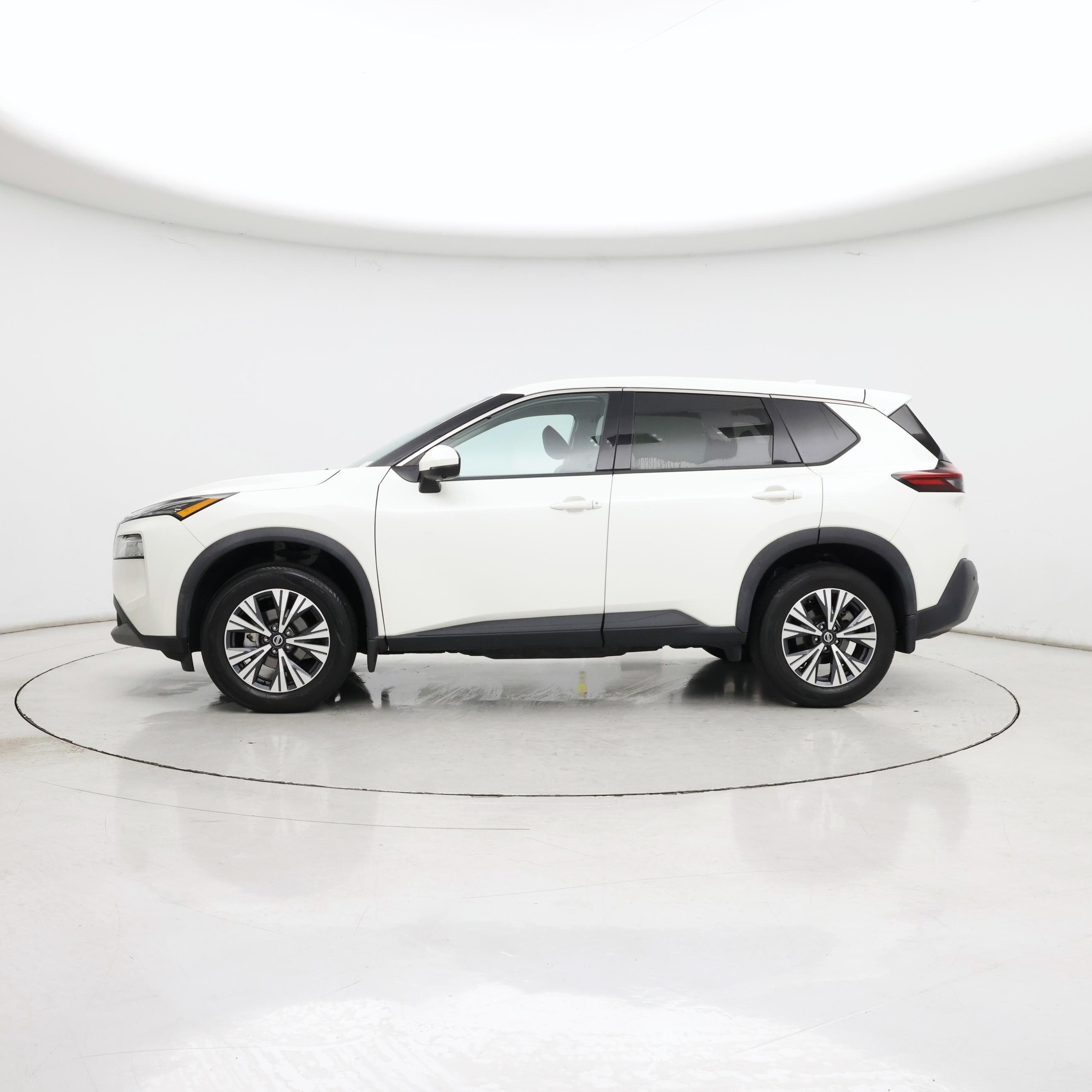 Thumbnail: 2021 Nissan Rogue - 3