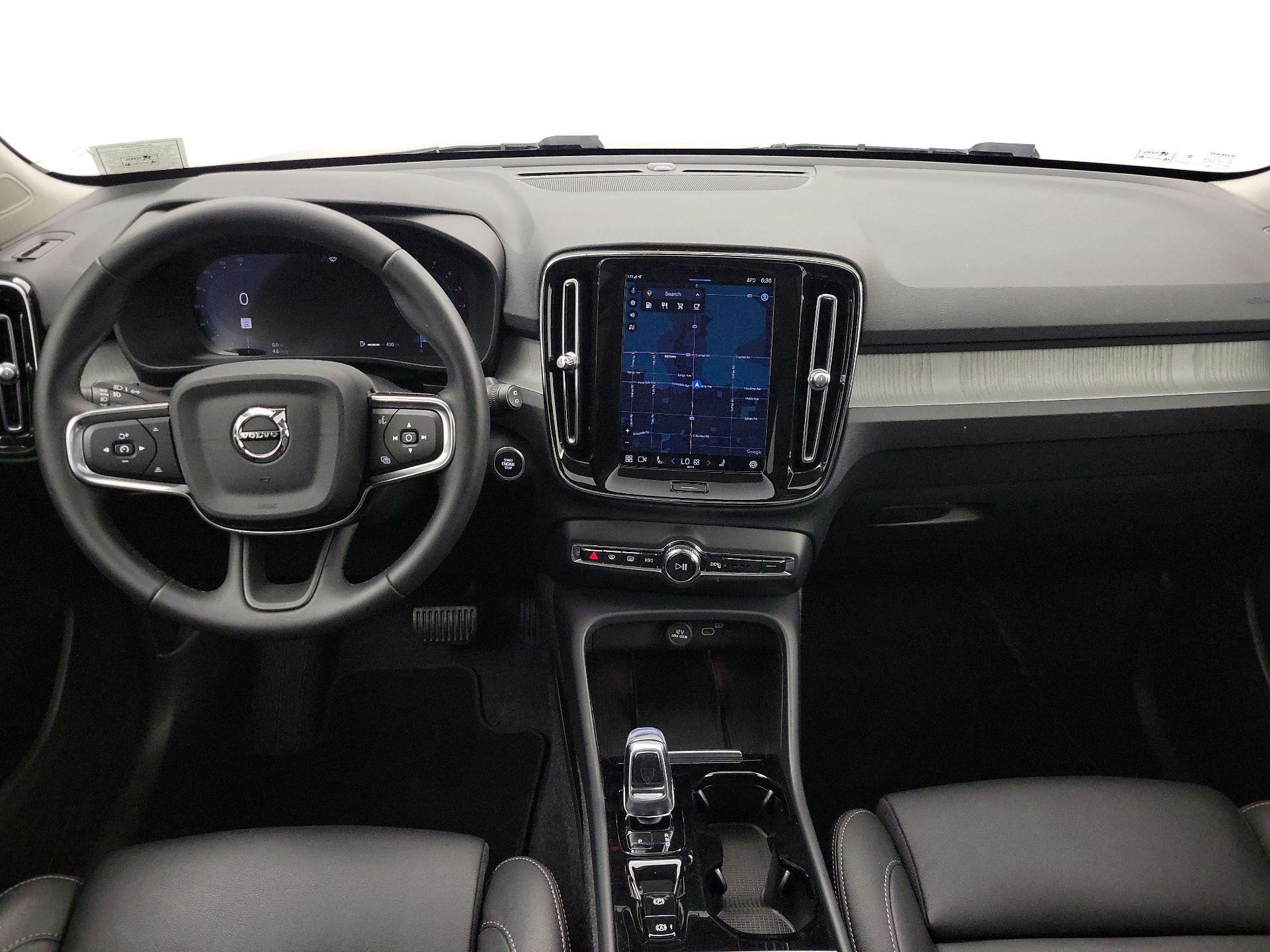 Thumbnail: 2025 Volvo XC40 - 9