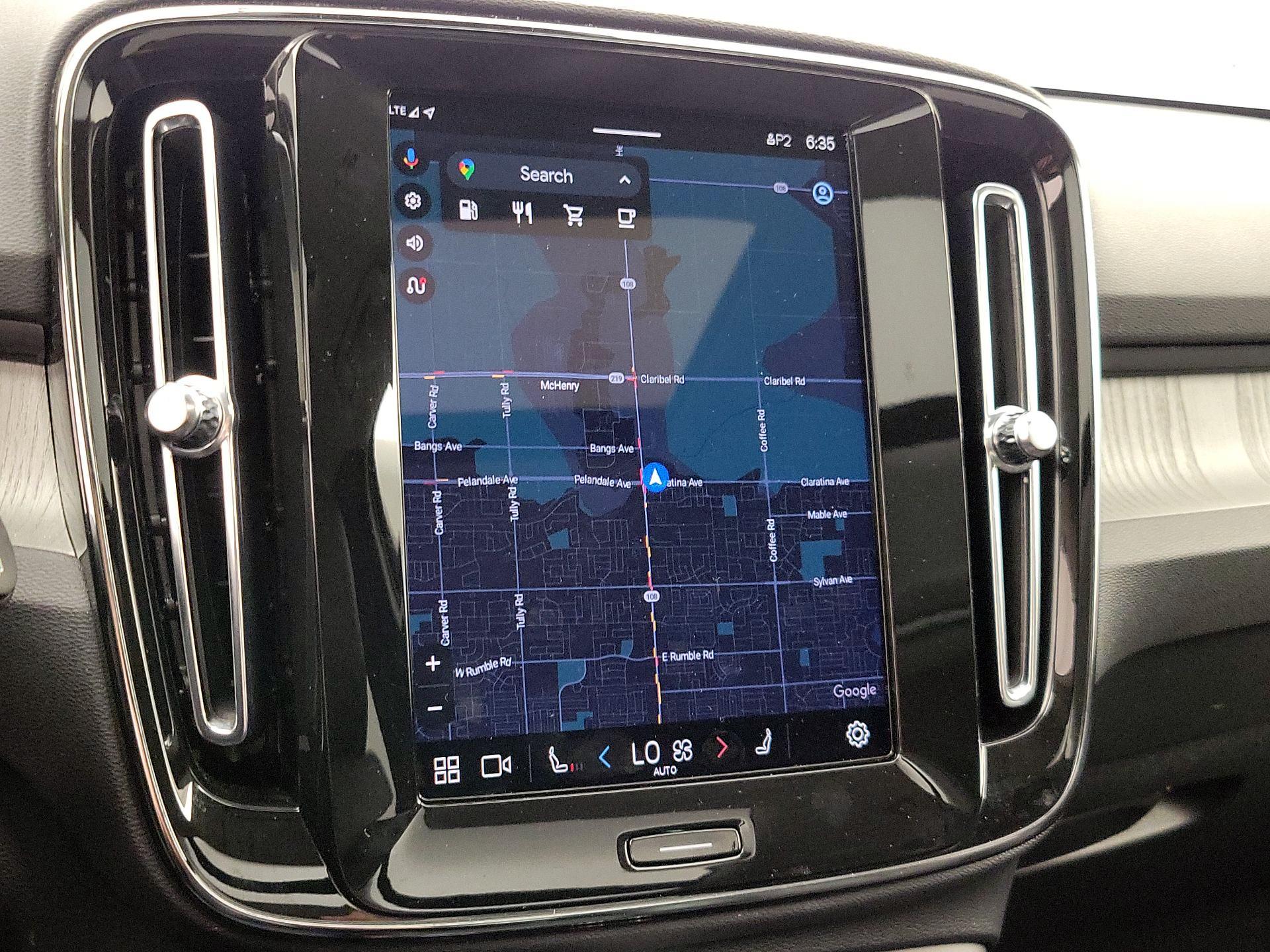 Thumbnail: 2025 Volvo XC40 - 14