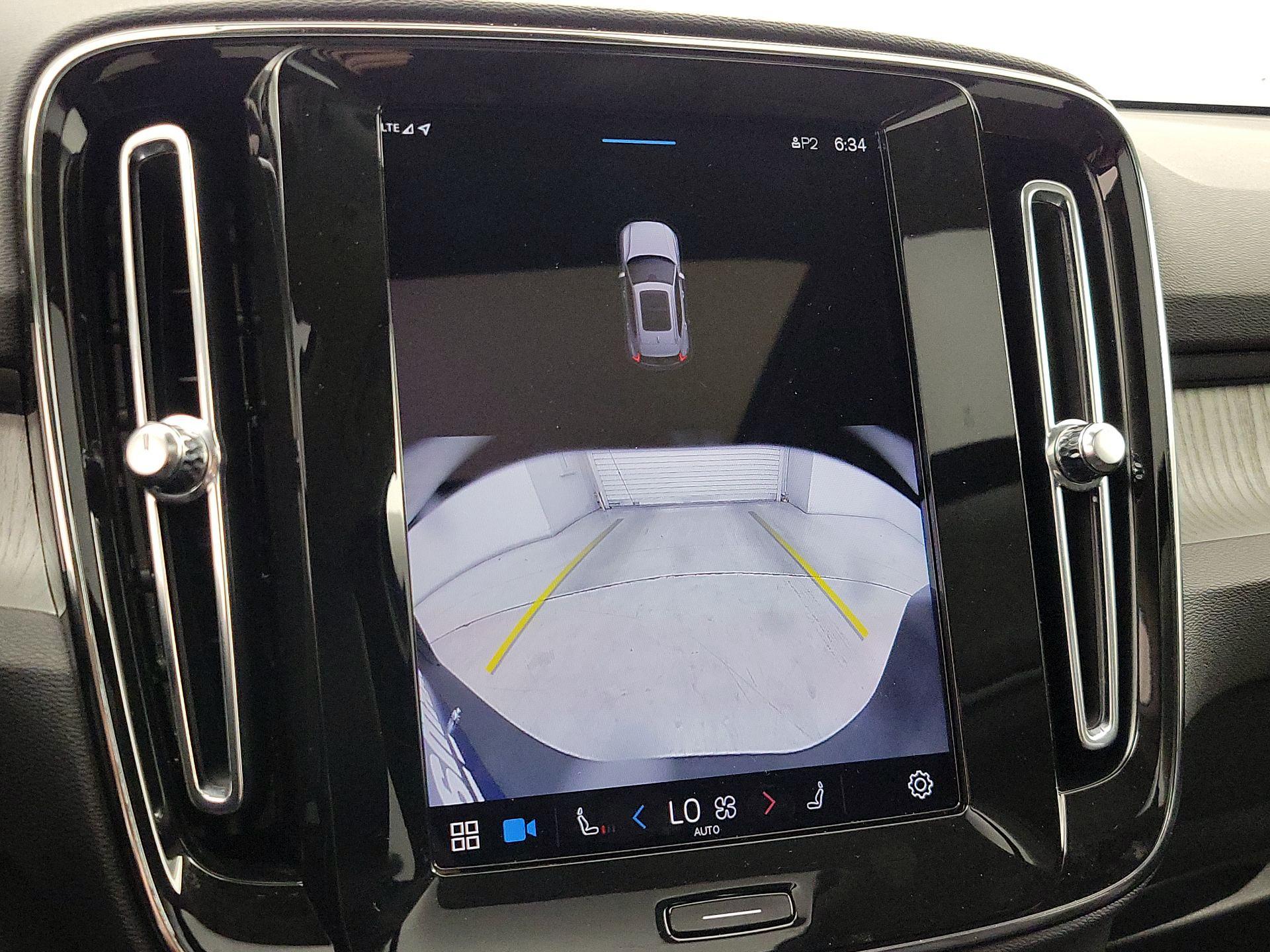 Thumbnail: 2025 Volvo XC40 - 15