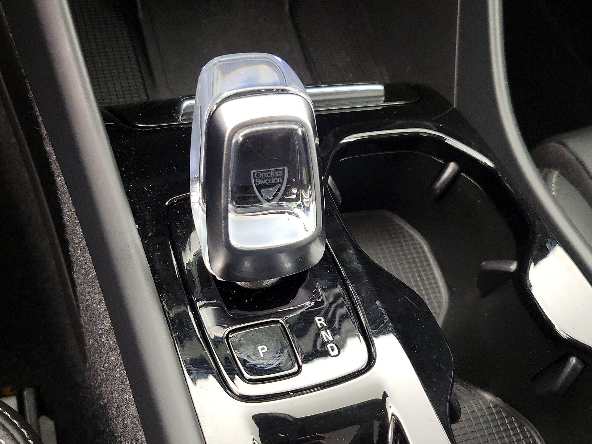 Thumbnail: 2025 Volvo XC40 - 18