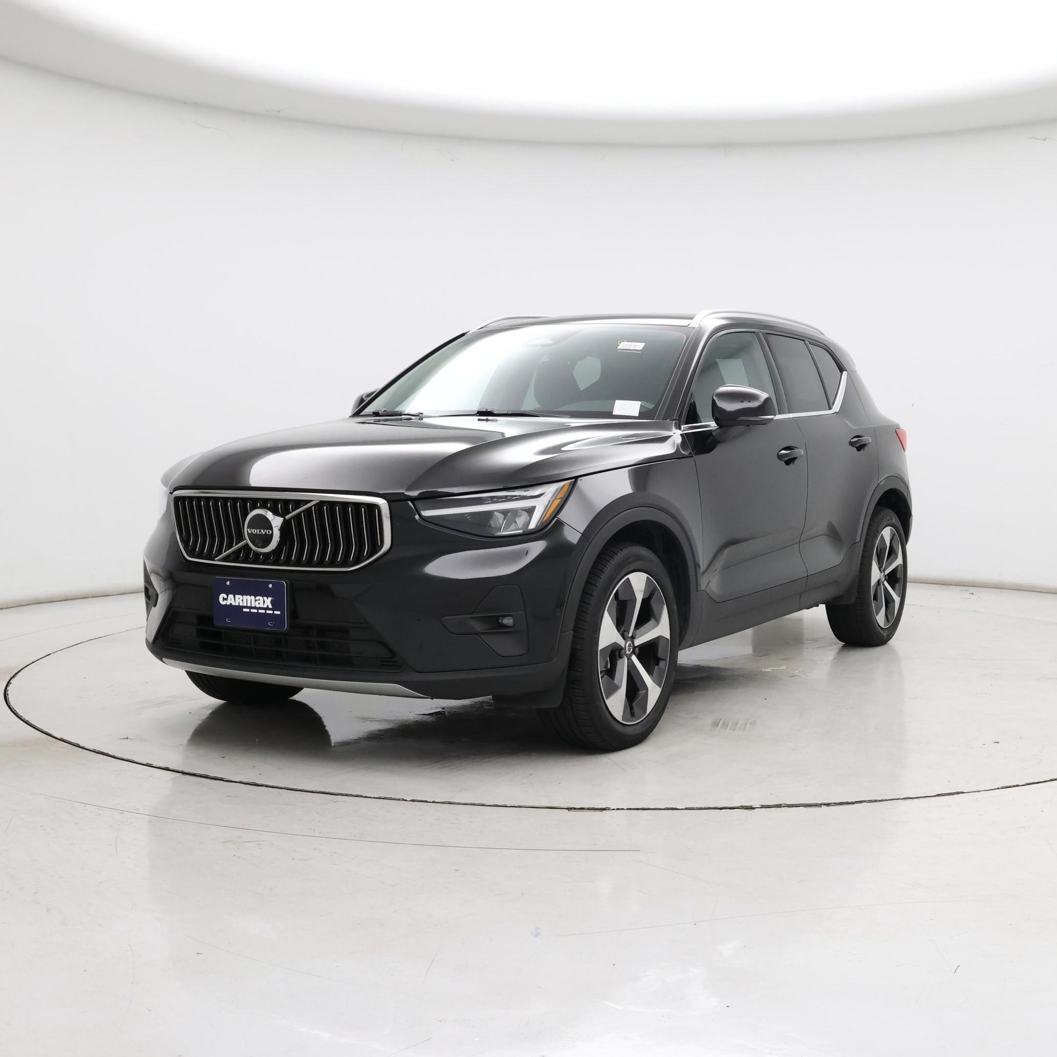 Thumbnail: 2025 Volvo XC40 - 4