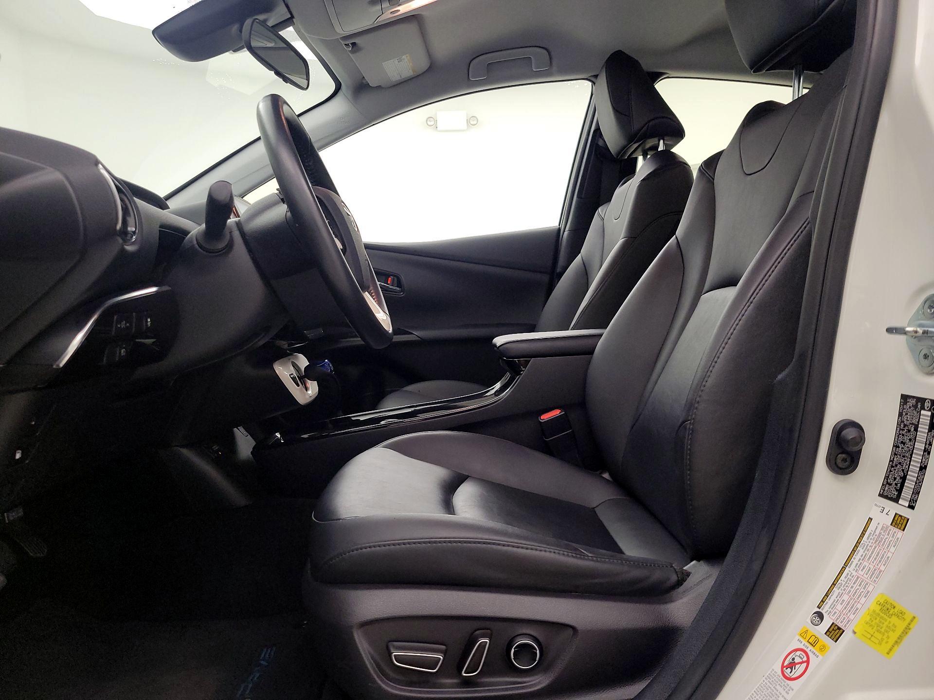 Thumbnail: 2017 Toyota Prius Prime - 11