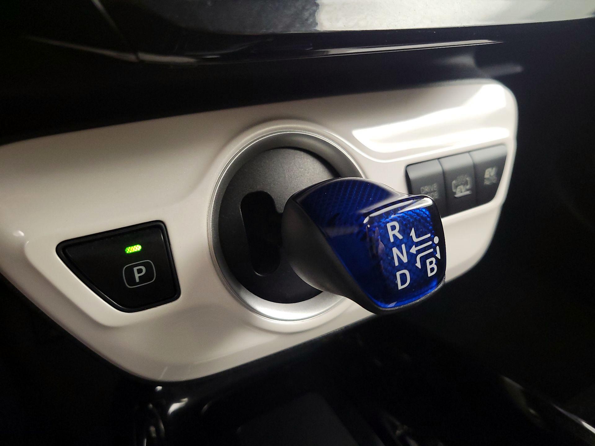 Thumbnail: 2017 Toyota Prius Prime - 18