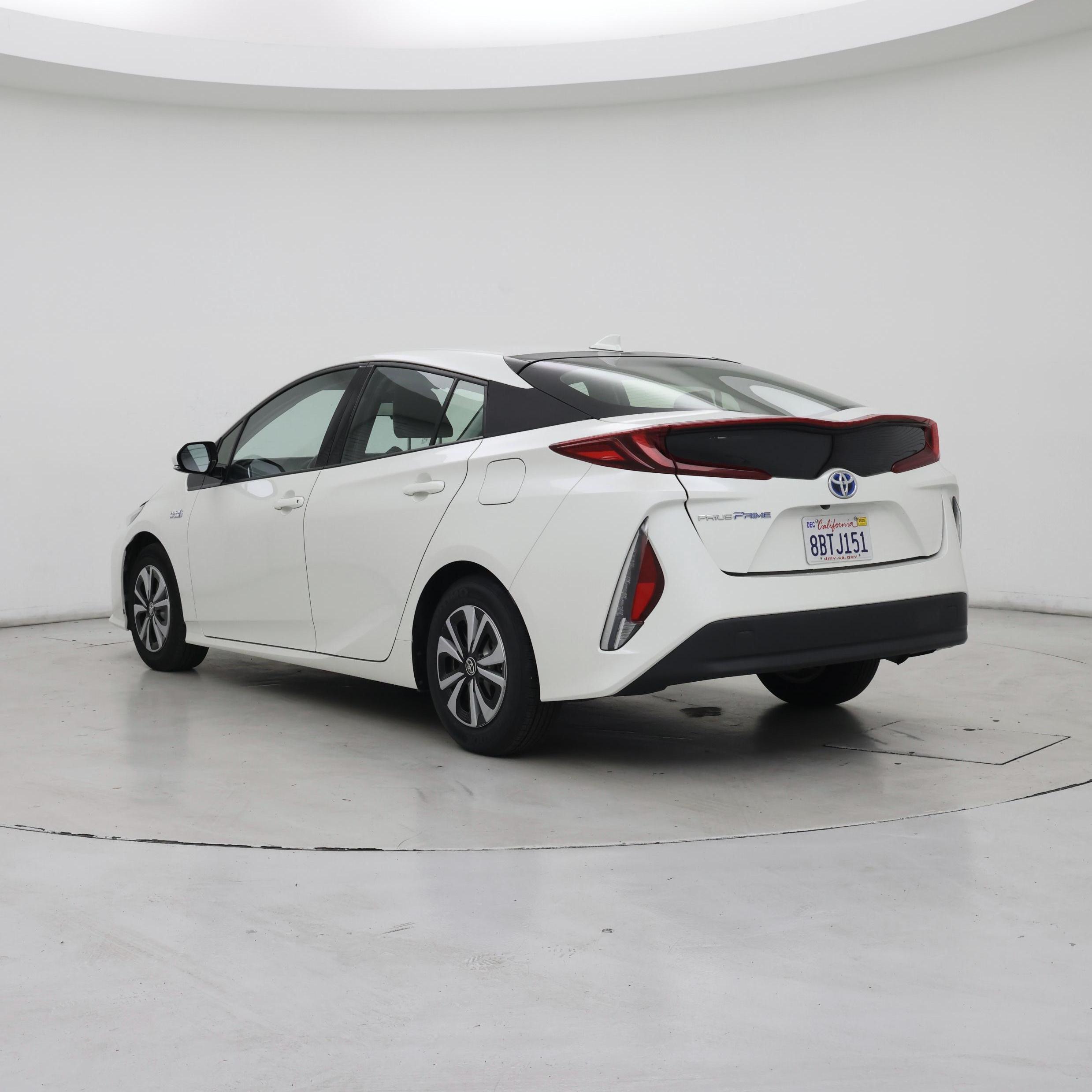 Thumbnail: 2017 Toyota Prius Prime - 2