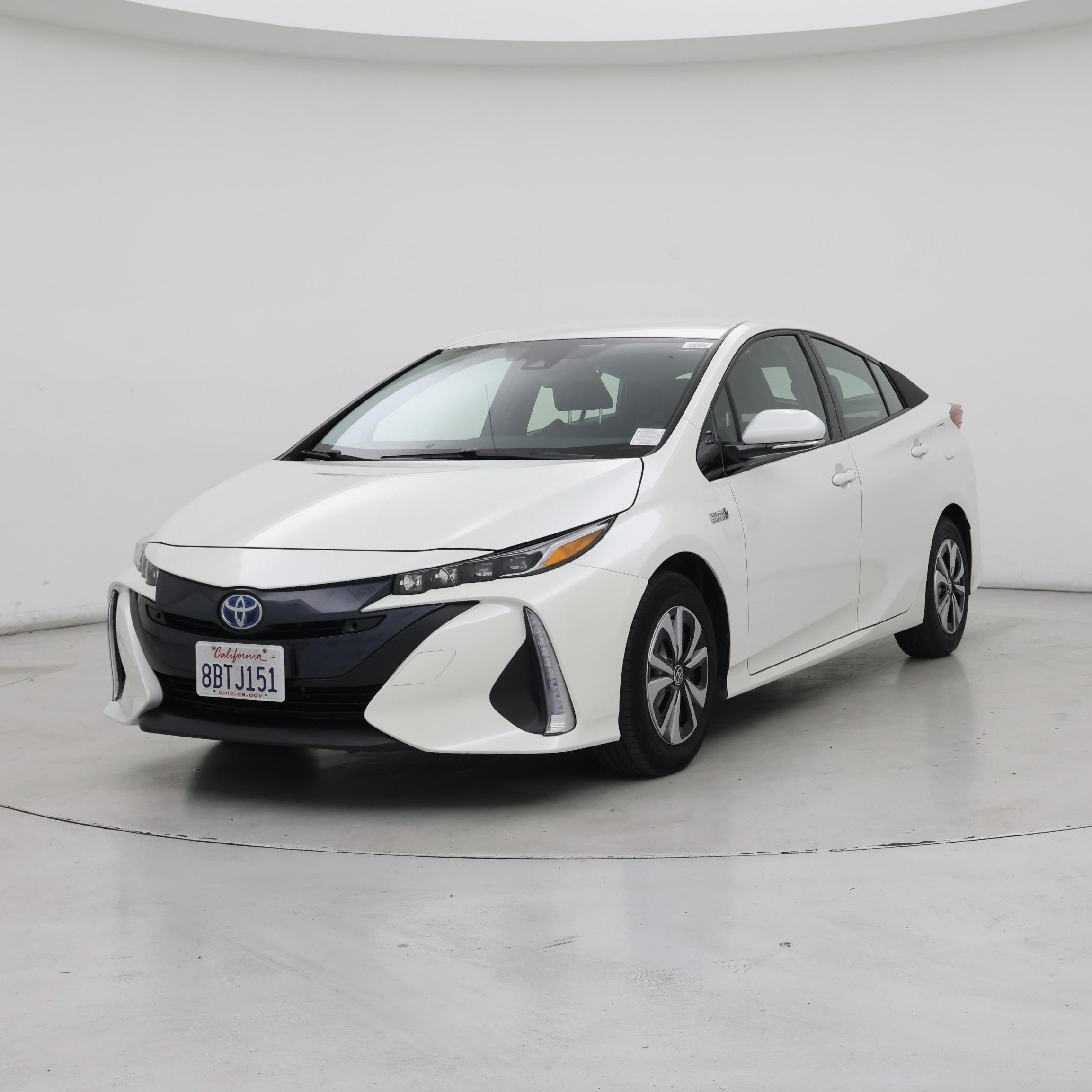 Thumbnail: 2017 Toyota Prius Prime - 4