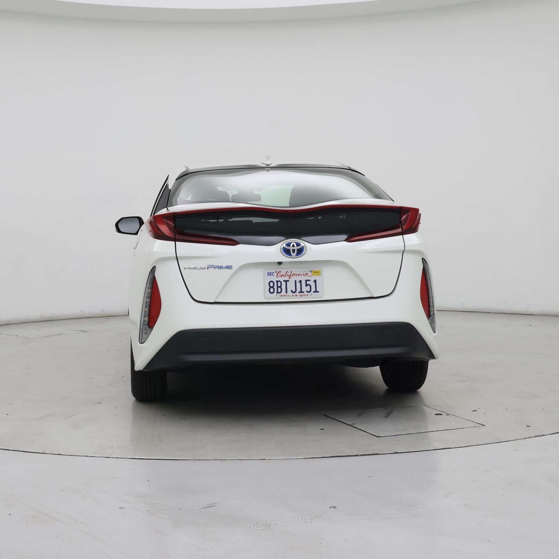 Thumbnail: 2017 Toyota Prius Prime - 6