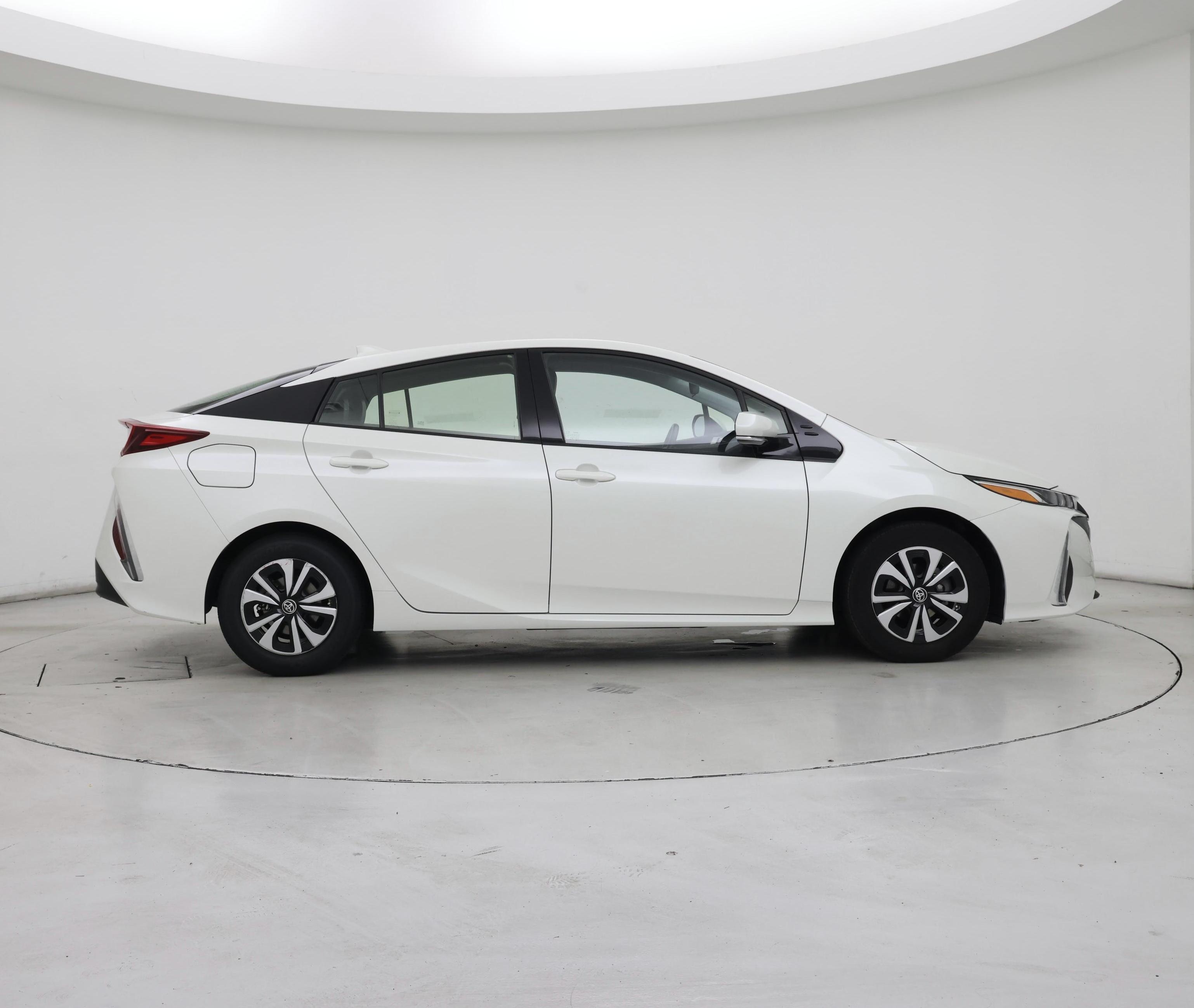 Thumbnail: 2017 Toyota Prius Prime - 7