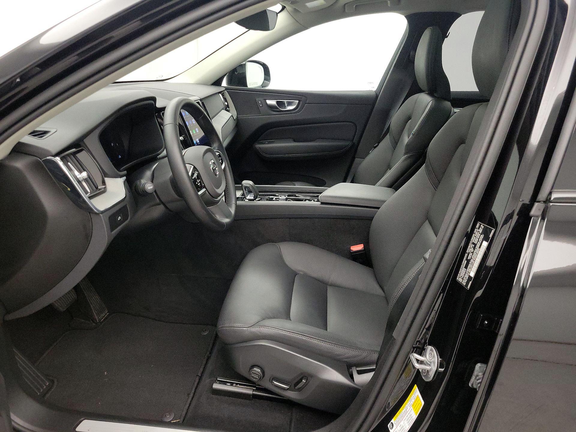 Thumbnail: 2025 Volvo XC60 - 11