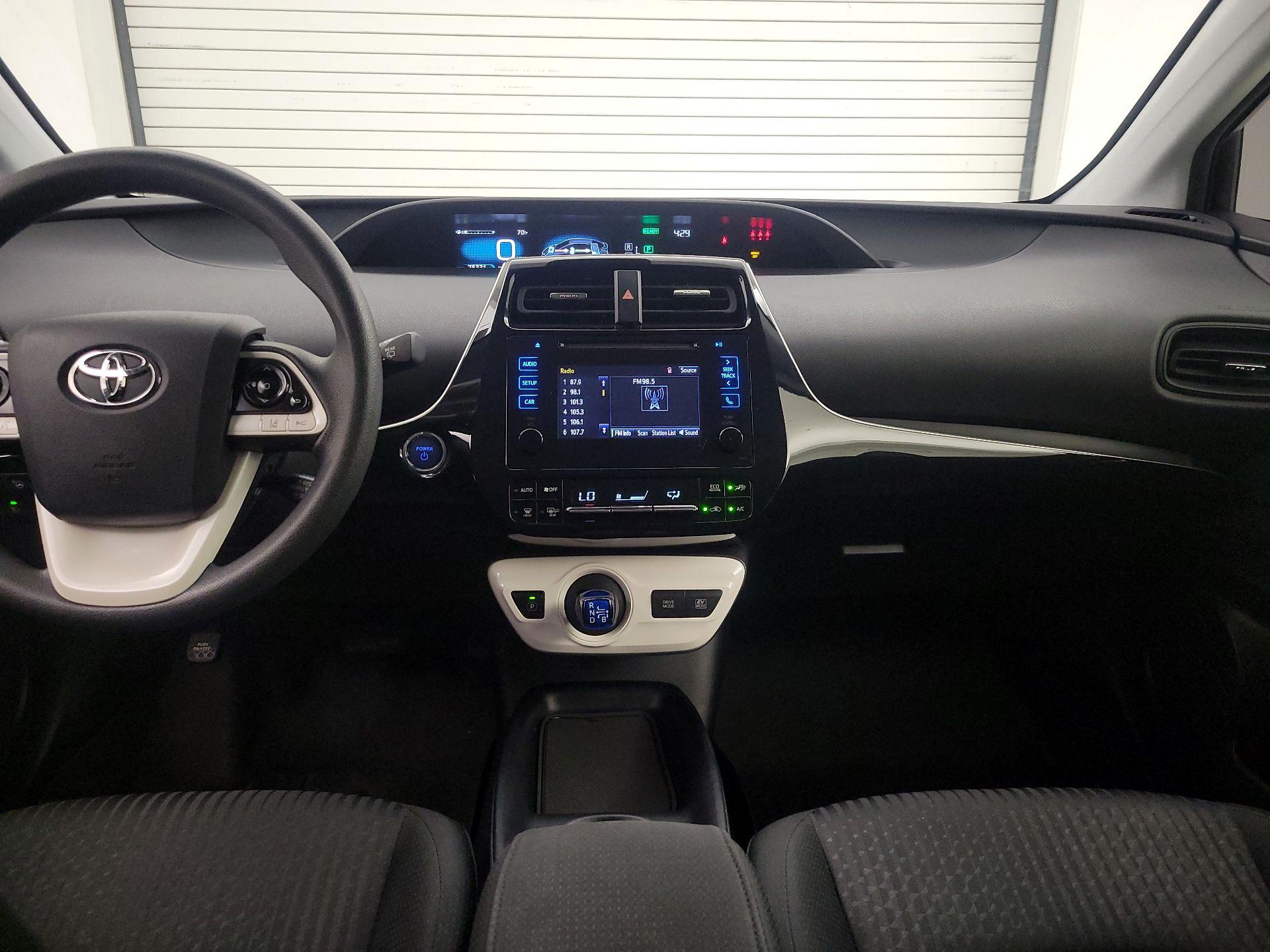 Thumbnail: 2017 Toyota Prius - 9