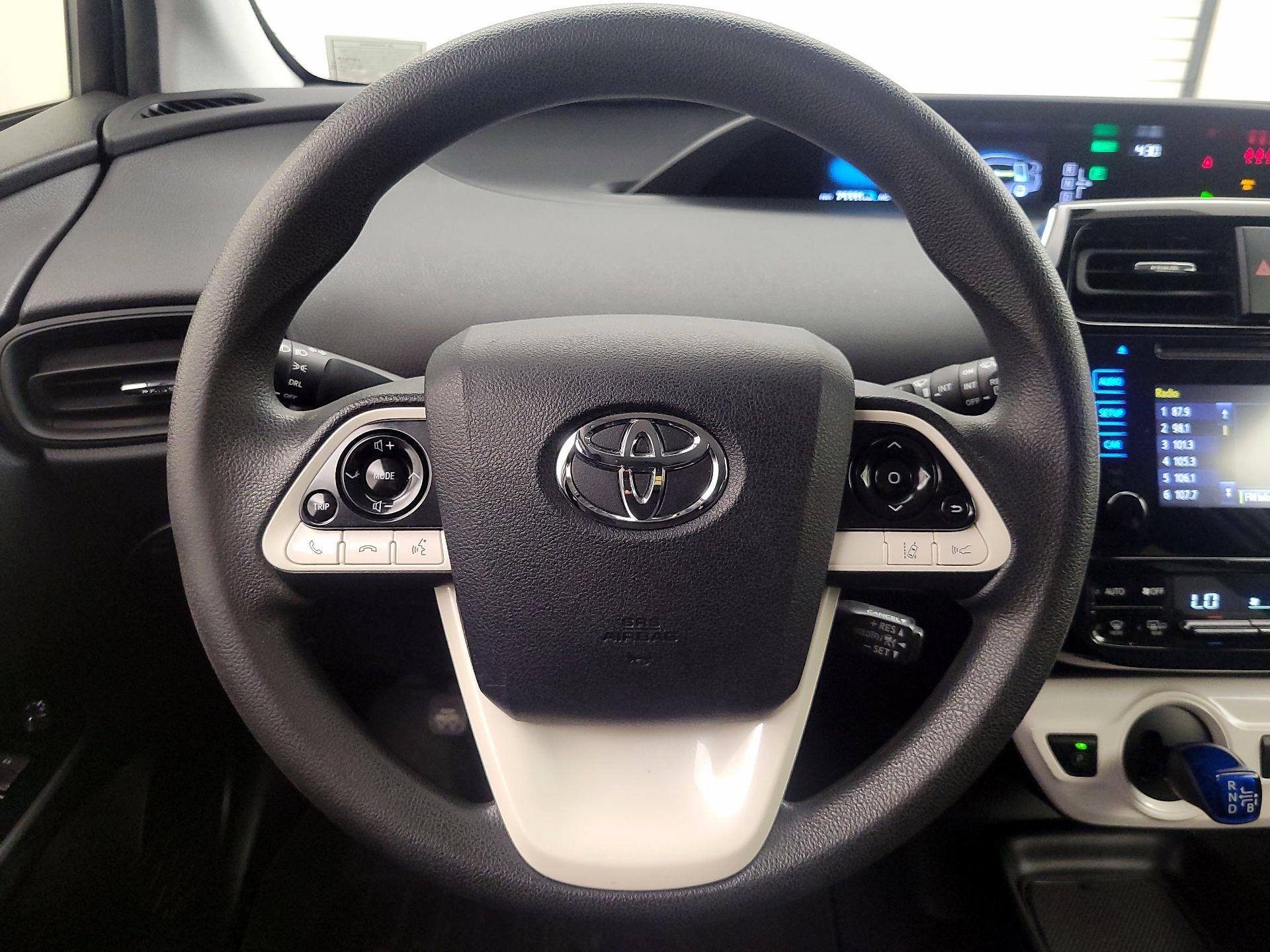 Thumbnail: 2017 Toyota Prius - 10