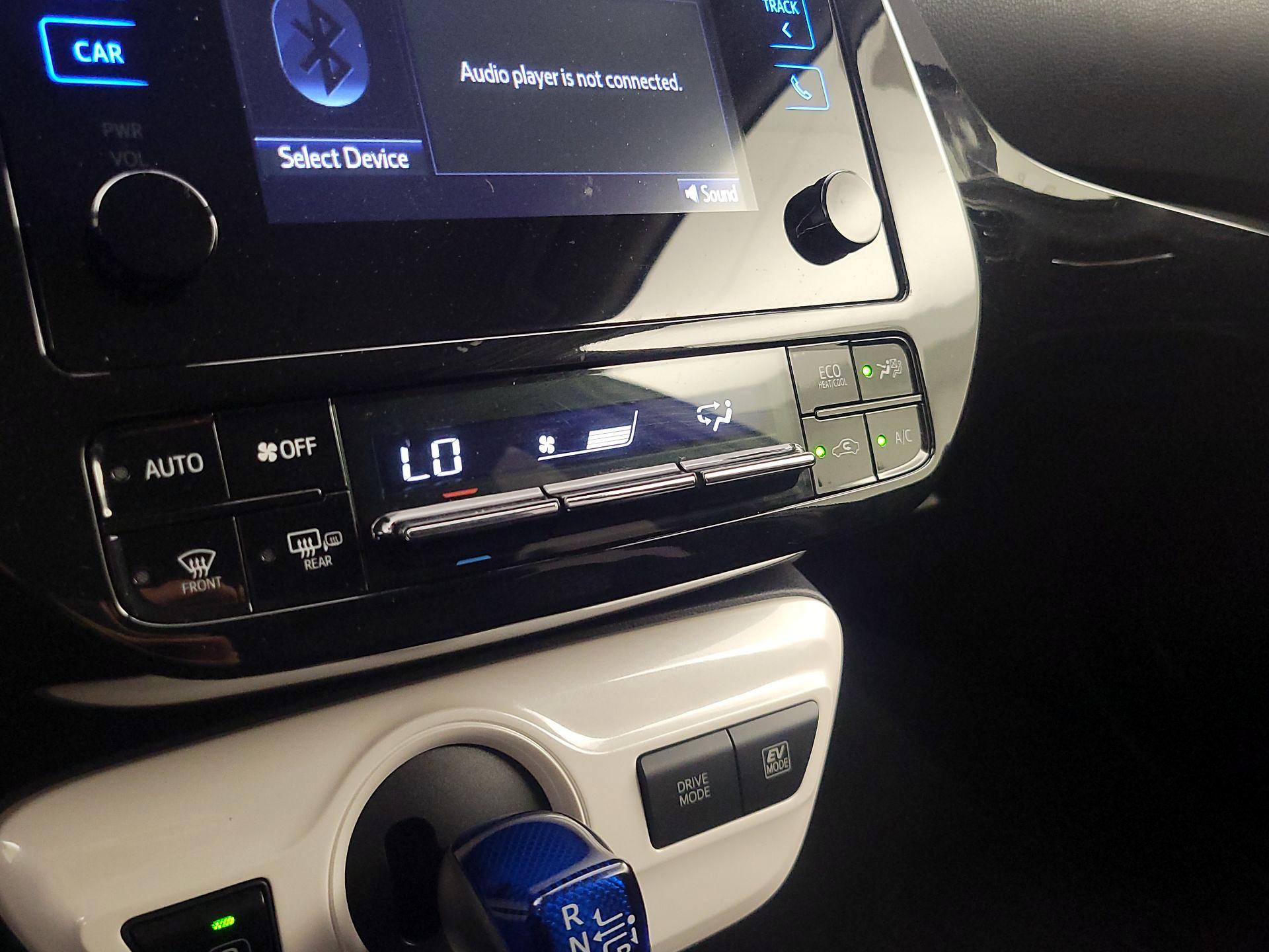 Thumbnail: 2017 Toyota Prius - 16