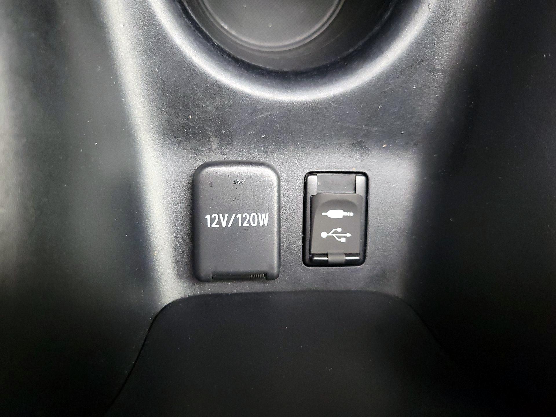 Thumbnail: 2017 Toyota Prius - 18