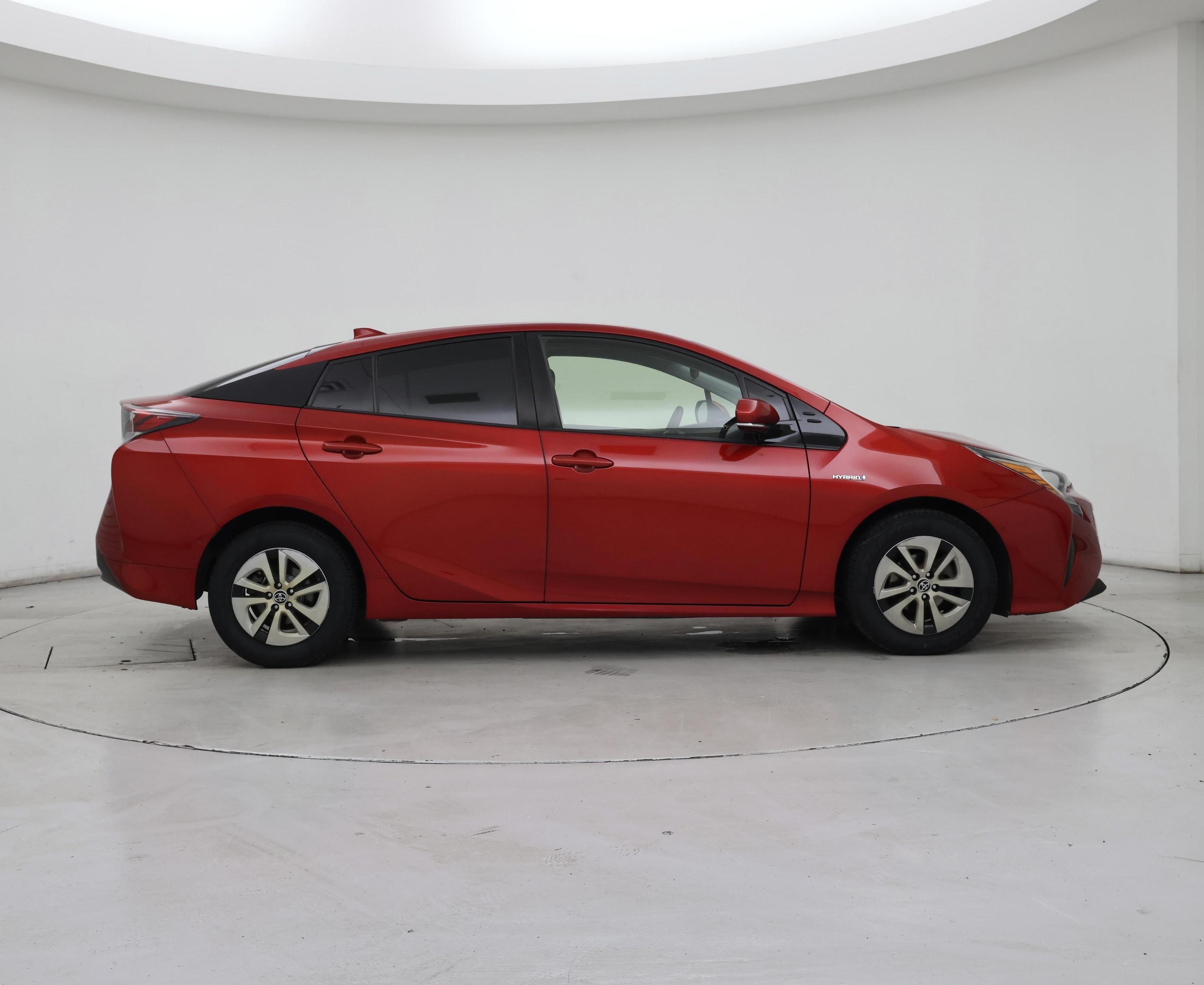 Thumbnail: 2017 Toyota Prius - 7