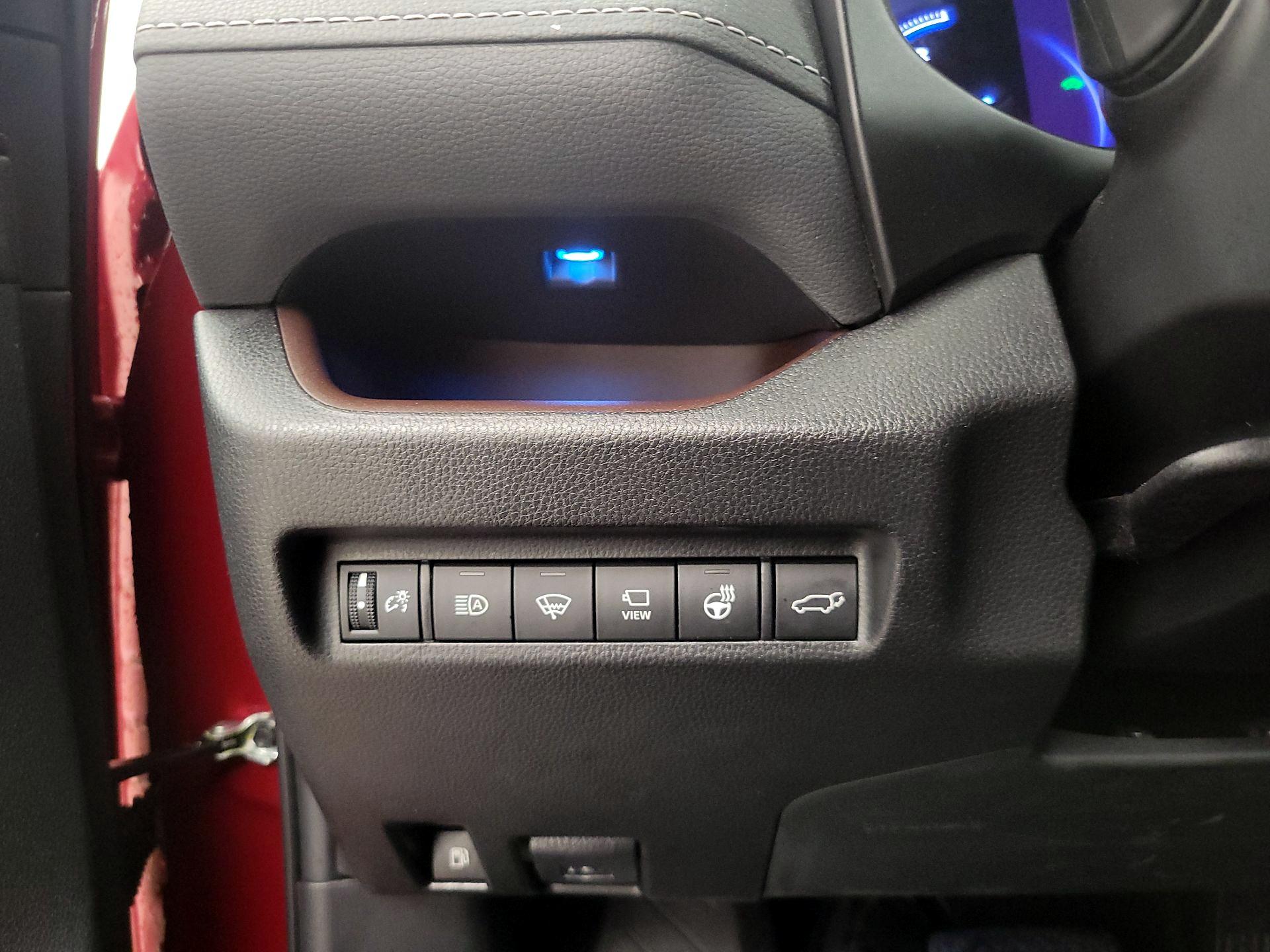 Thumbnail: 2022 Toyota RAV4 - 13