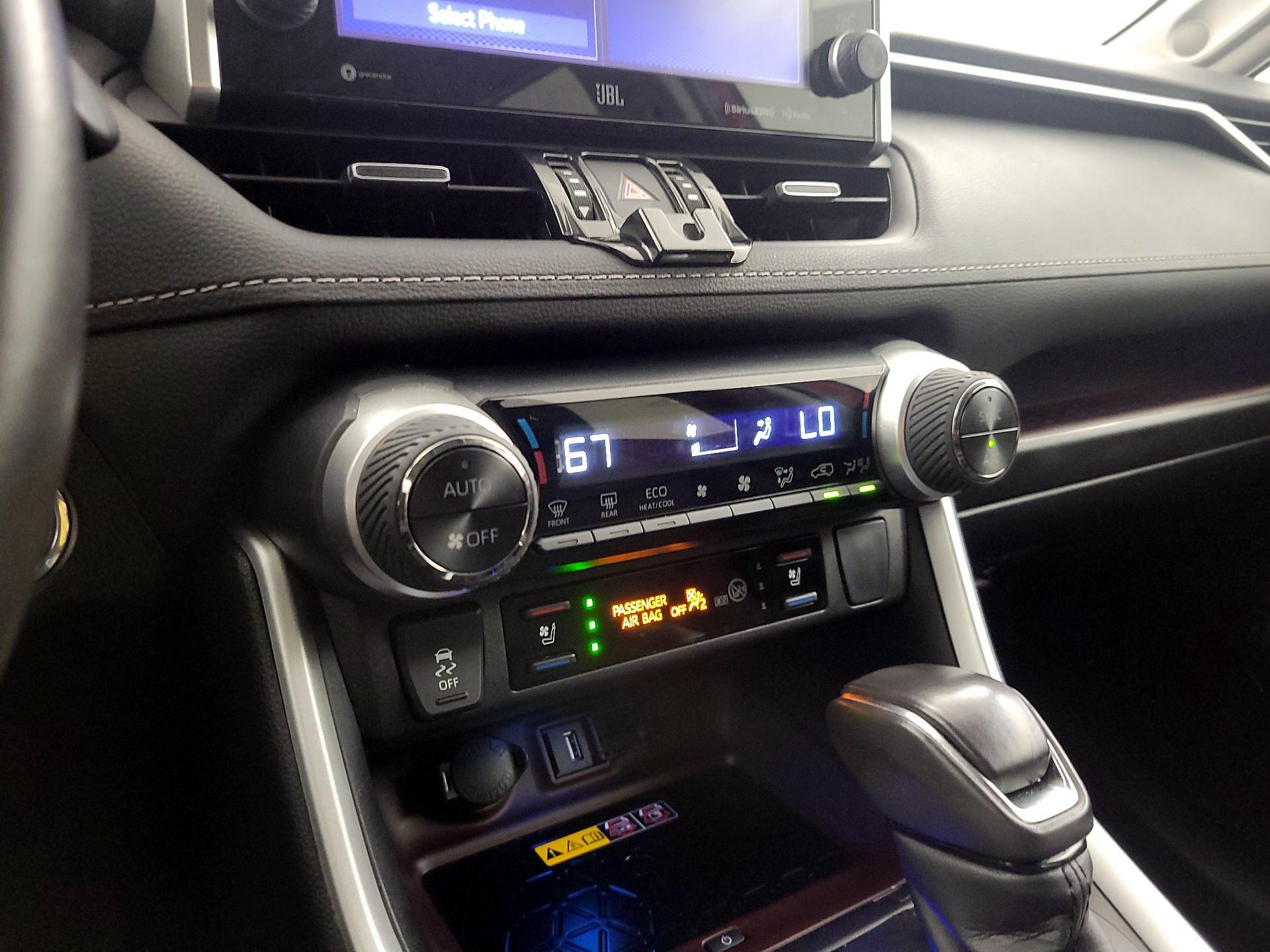 Thumbnail: 2022 Toyota RAV4 - 16