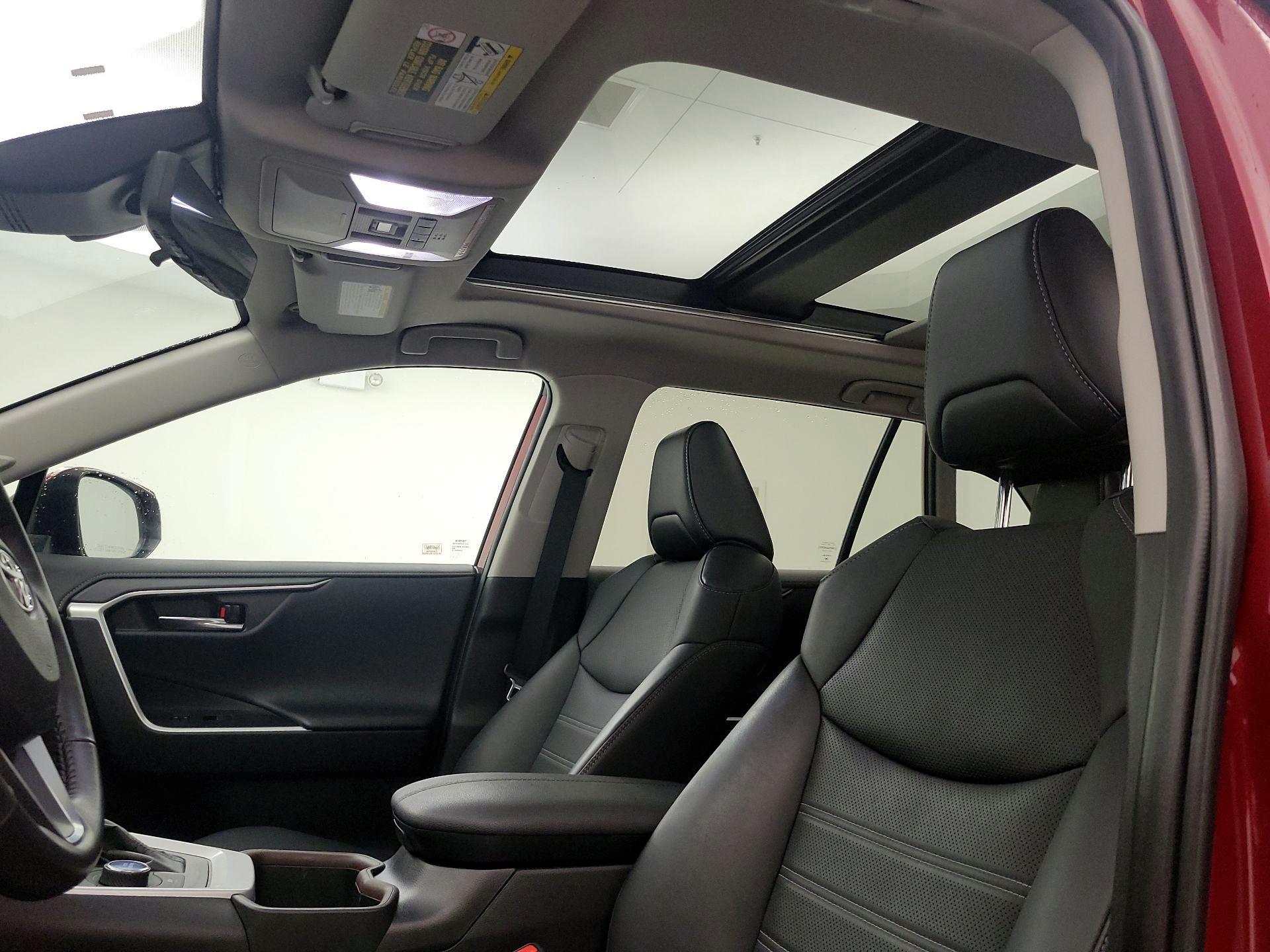 Thumbnail: 2022 Toyota RAV4 - 19