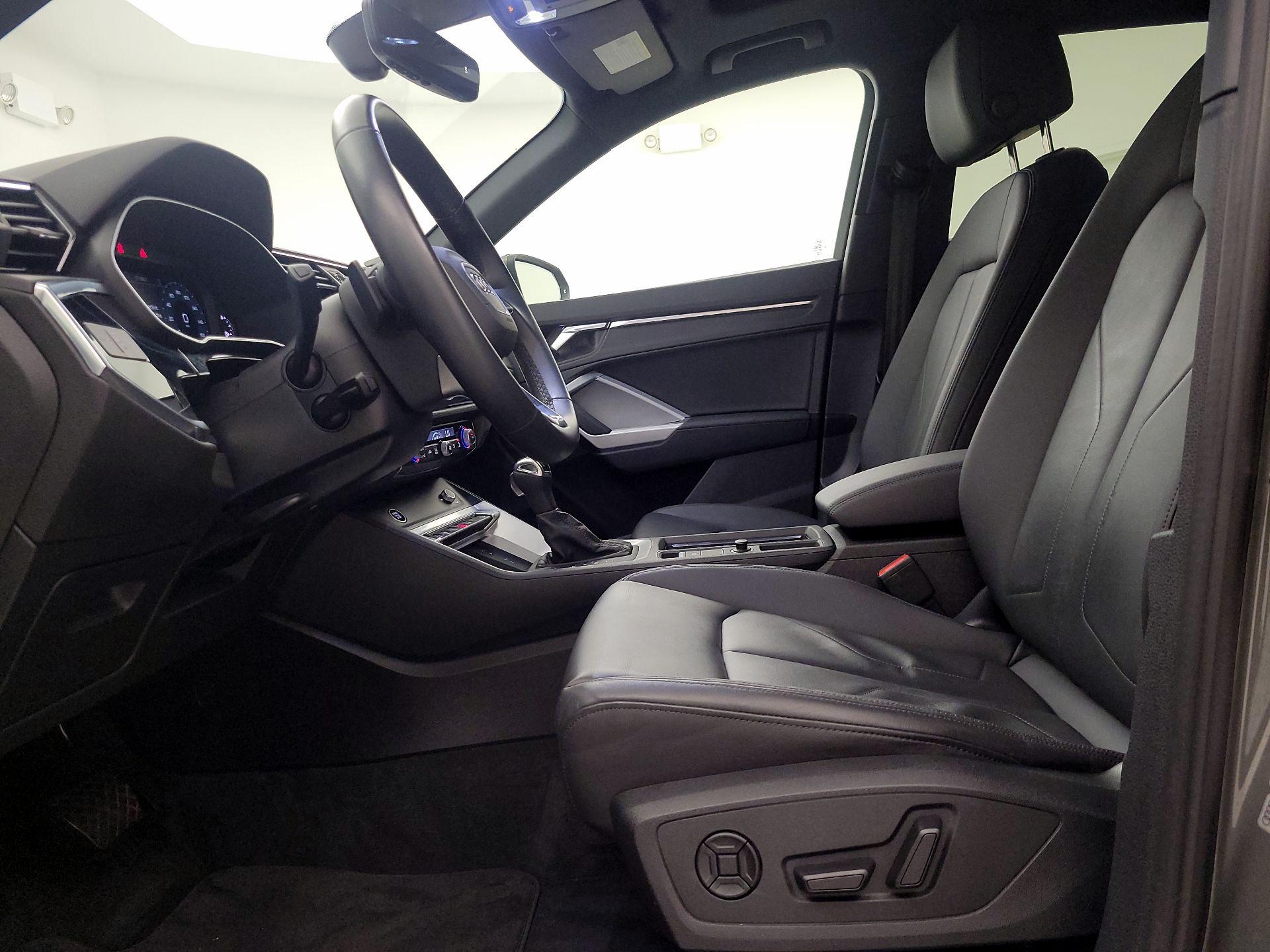 Thumbnail: 2024 Audi Q3 - 11