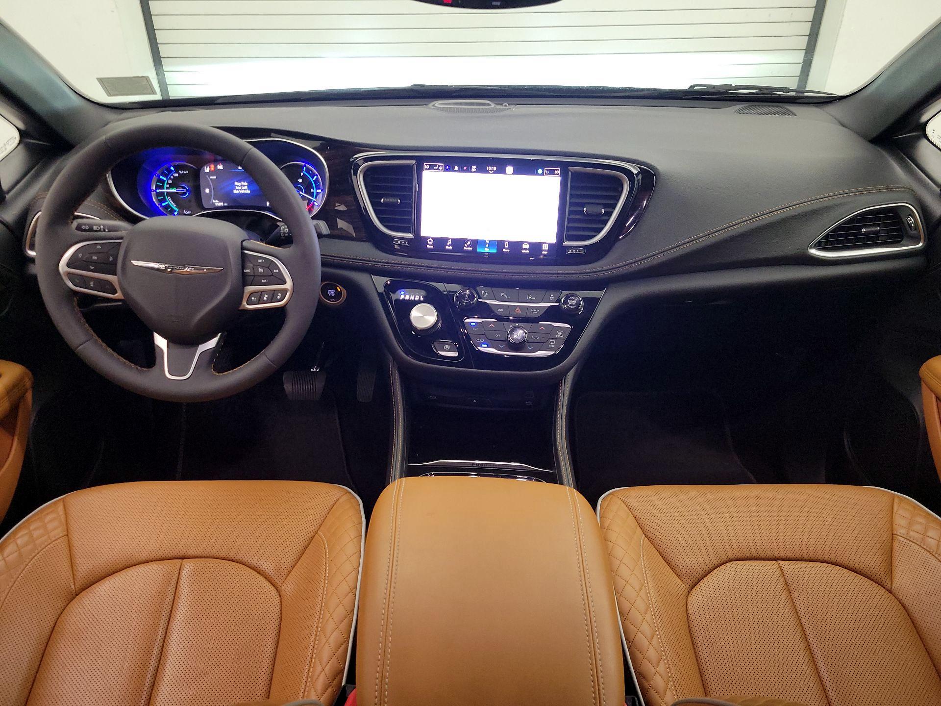 Thumbnail: 2023 Chrysler Pacifica - 9