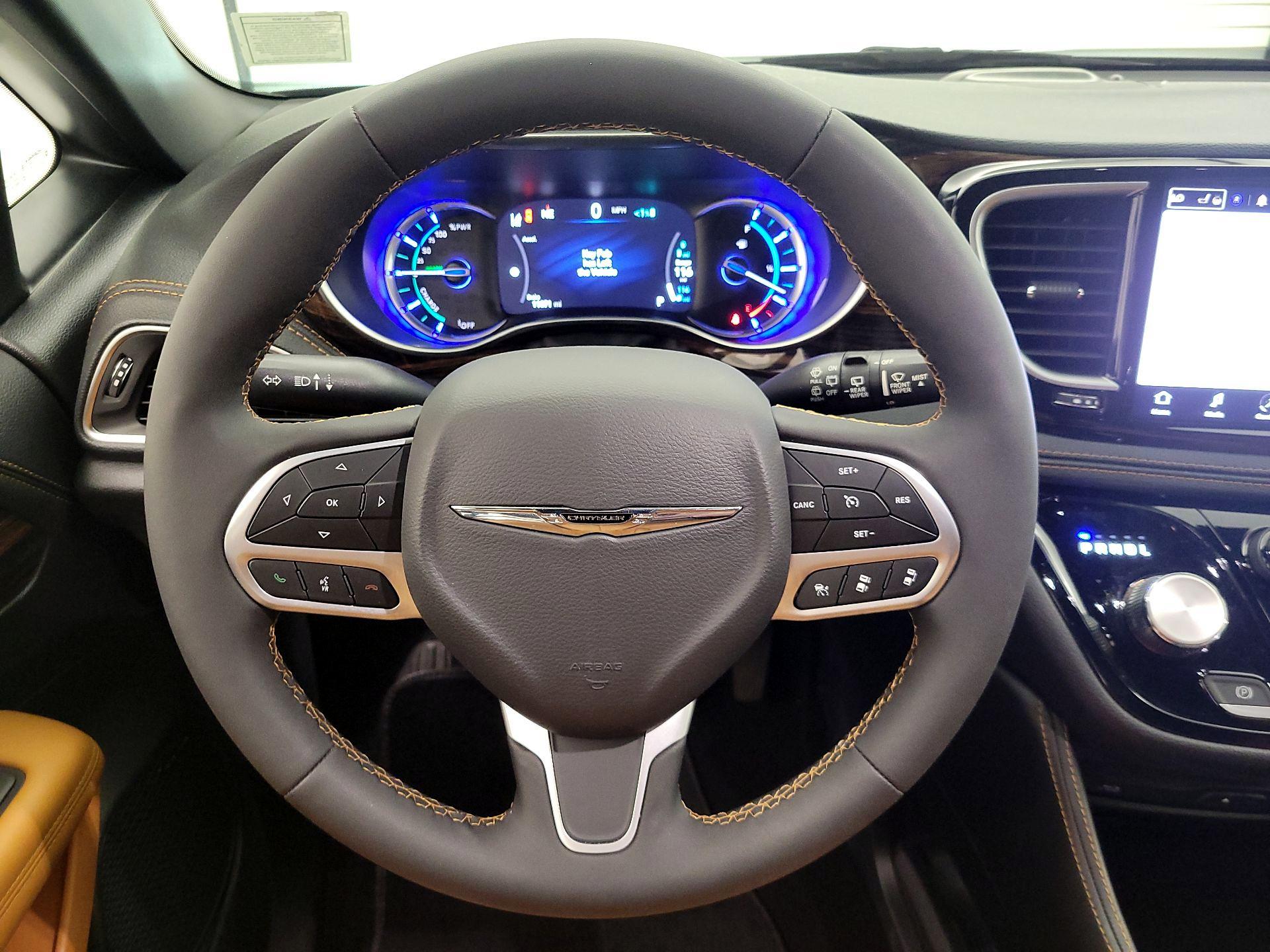 Thumbnail: 2023 Chrysler Pacifica - 10