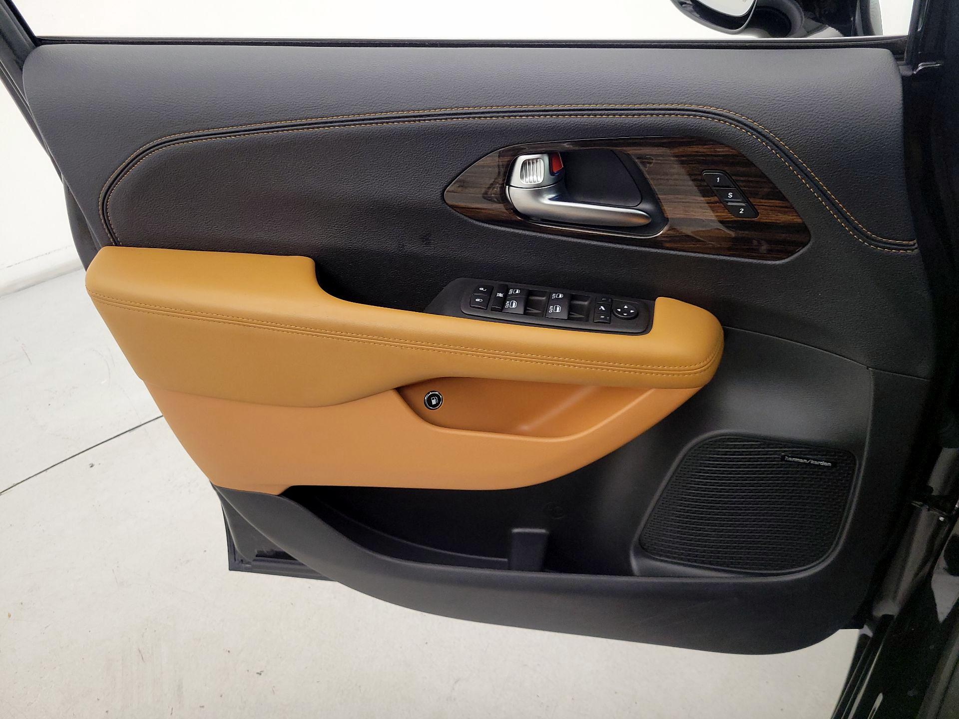 Thumbnail: 2023 Chrysler Pacifica - 12