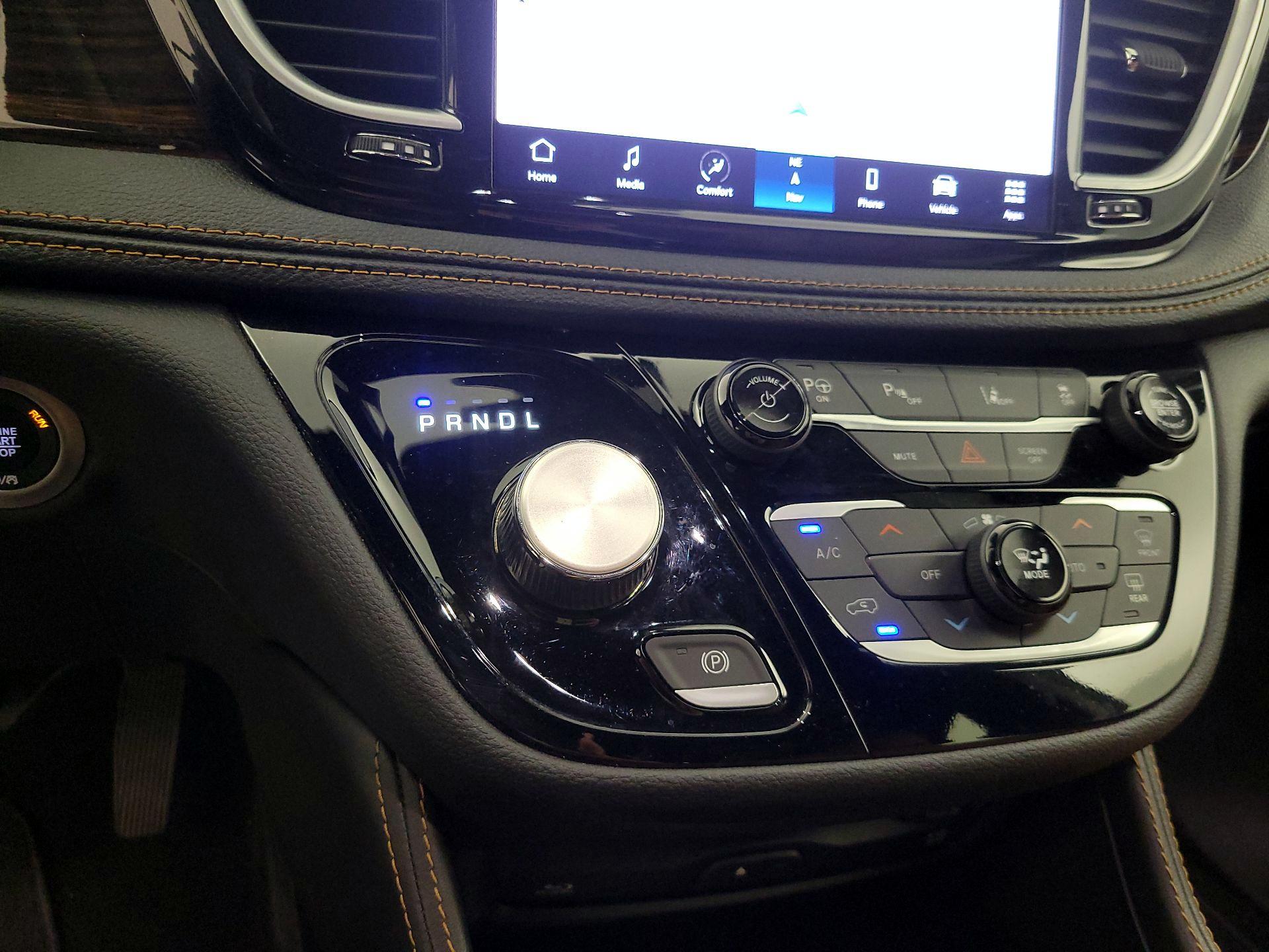 Thumbnail: 2023 Chrysler Pacifica - 18