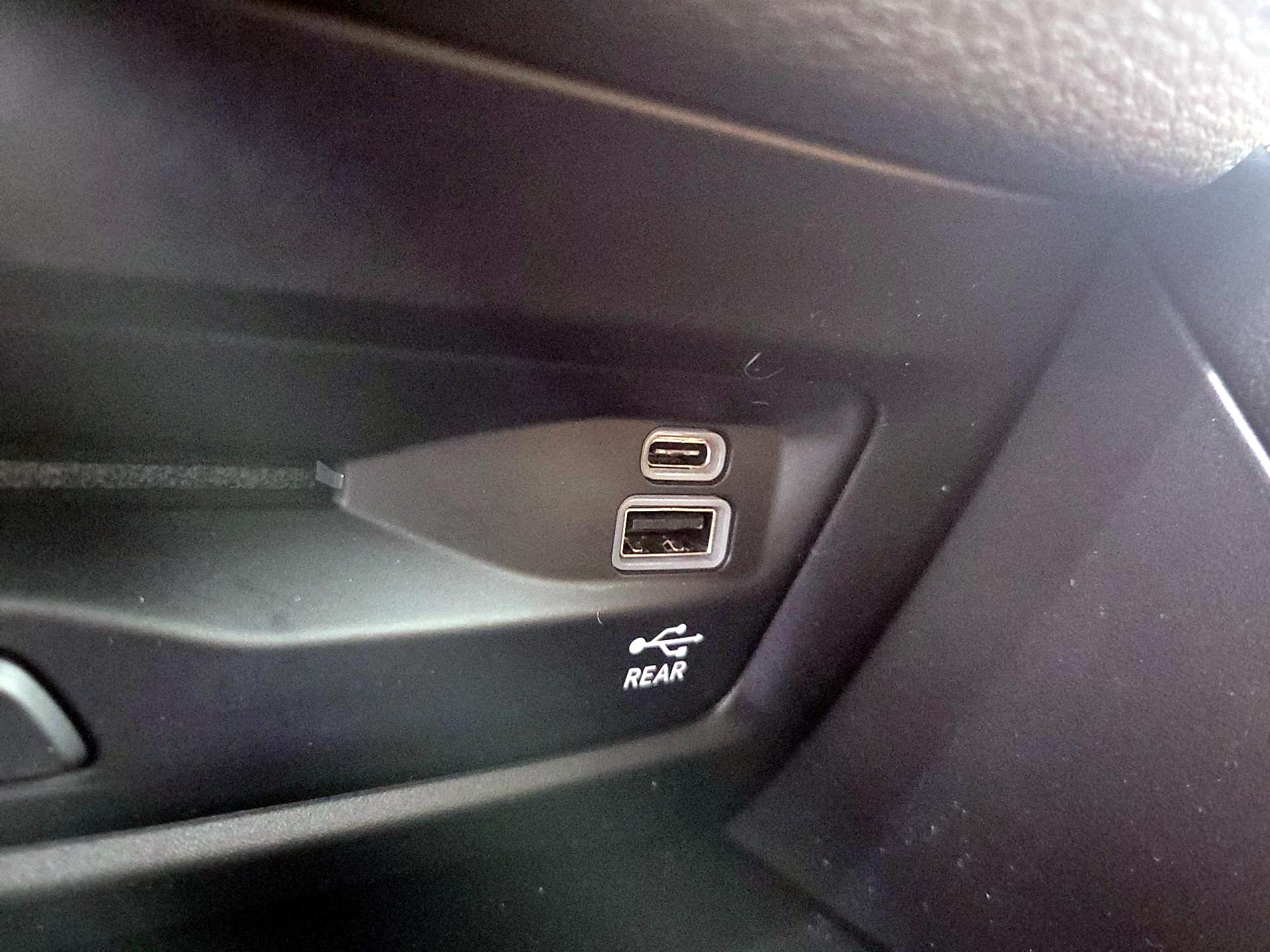 Thumbnail: 2023 Chrysler Pacifica - 19