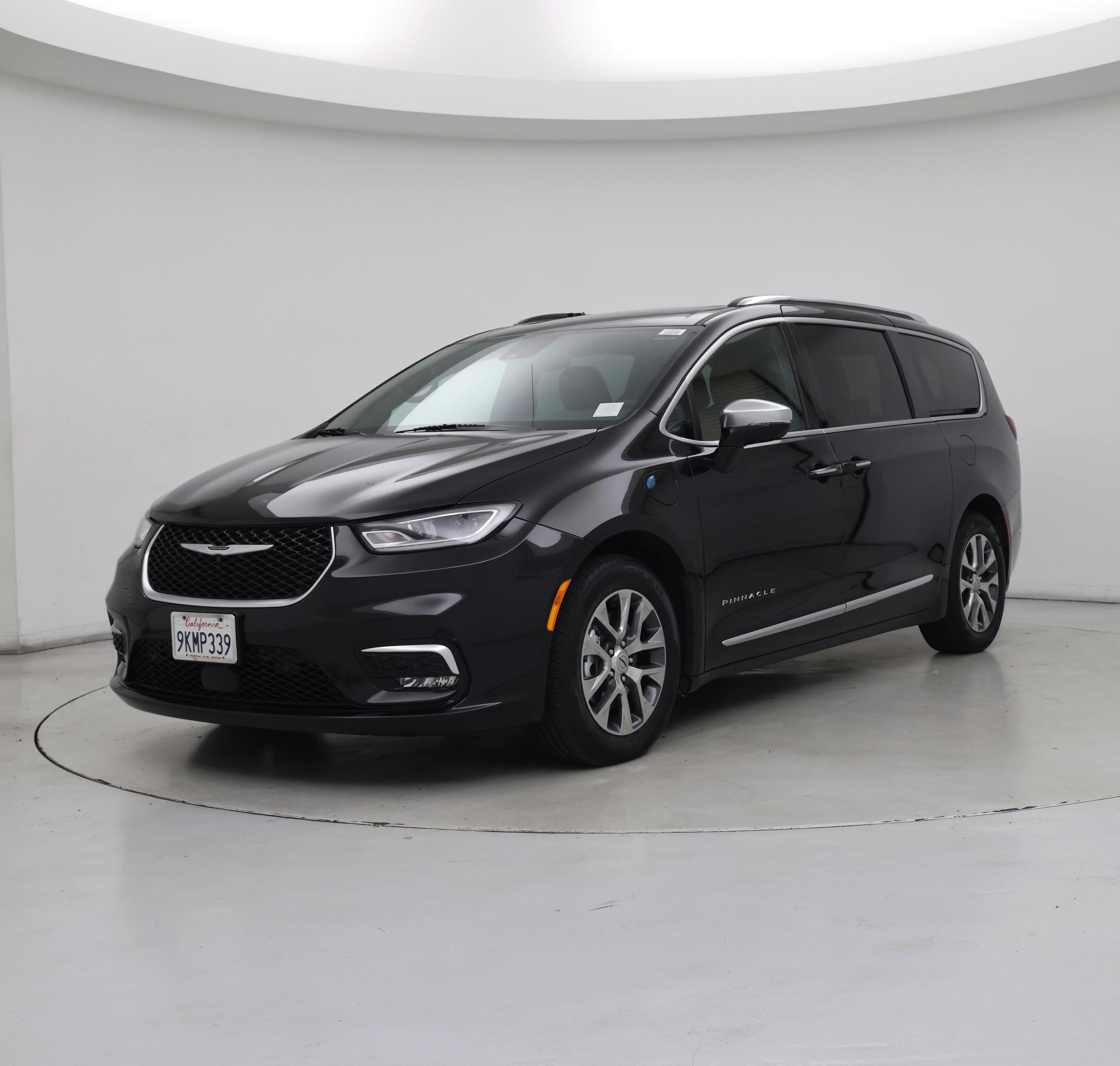 Thumbnail: 2023 Chrysler Pacifica - 4