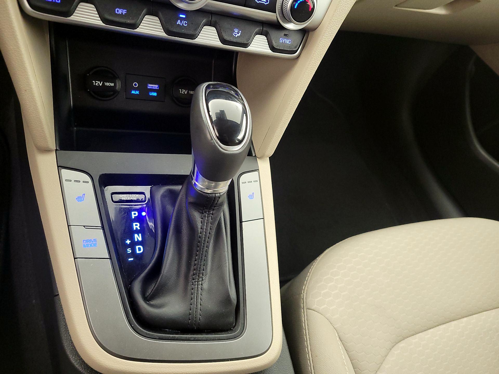 Thumbnail: 2019 Hyundai Elantra - 17