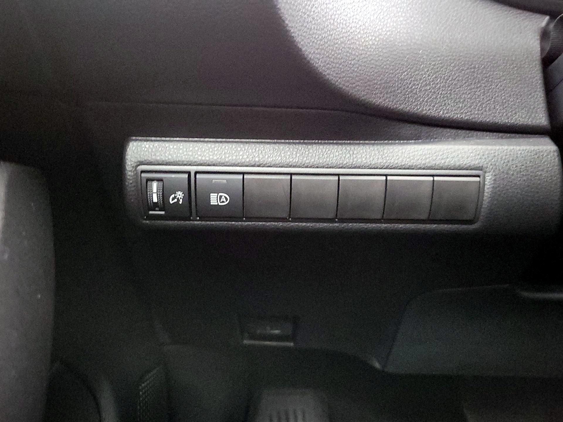 Thumbnail: 2025 Toyota Corolla - 13