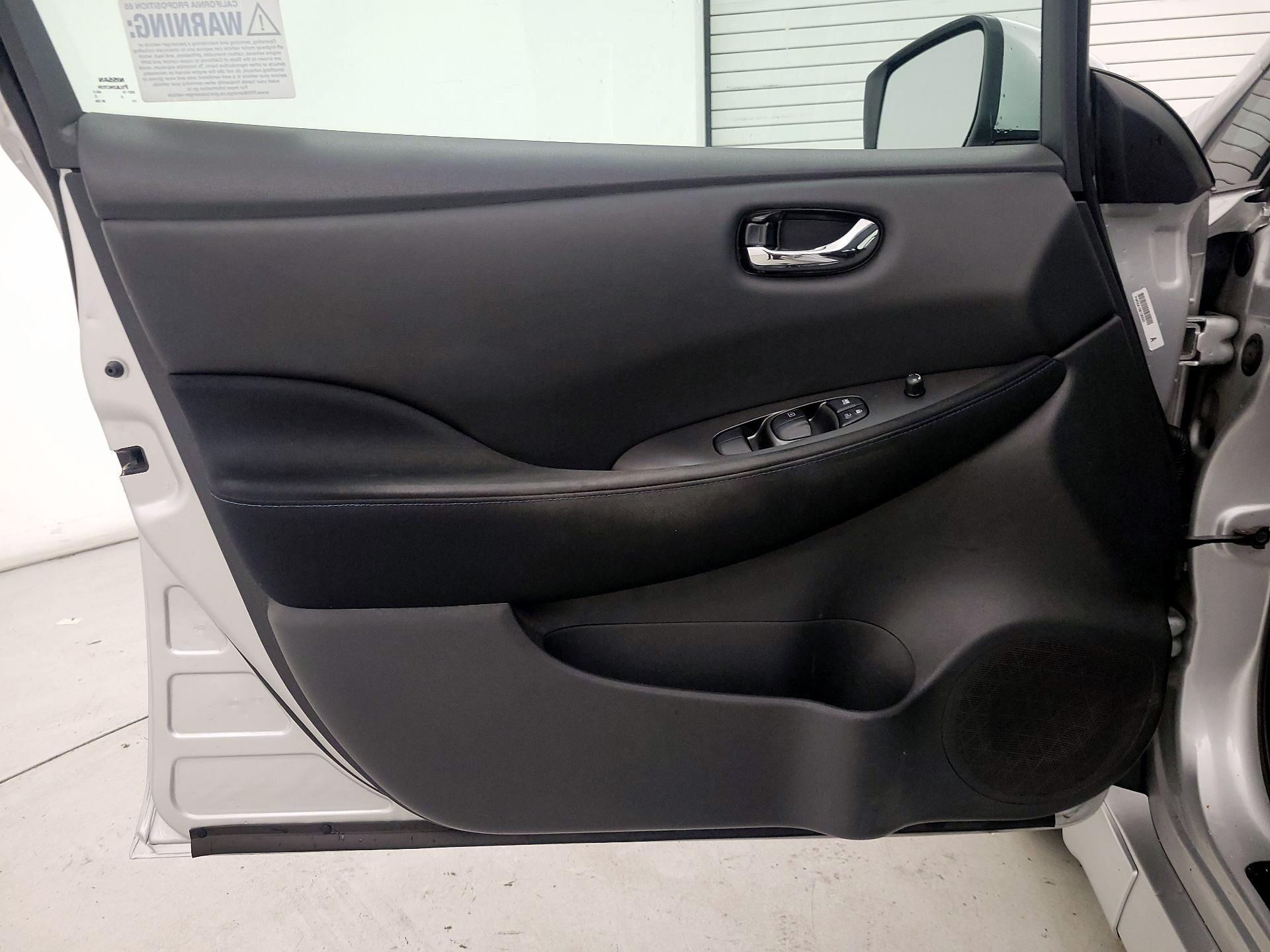 Thumbnail: 2019 Nissan Leaf - 12