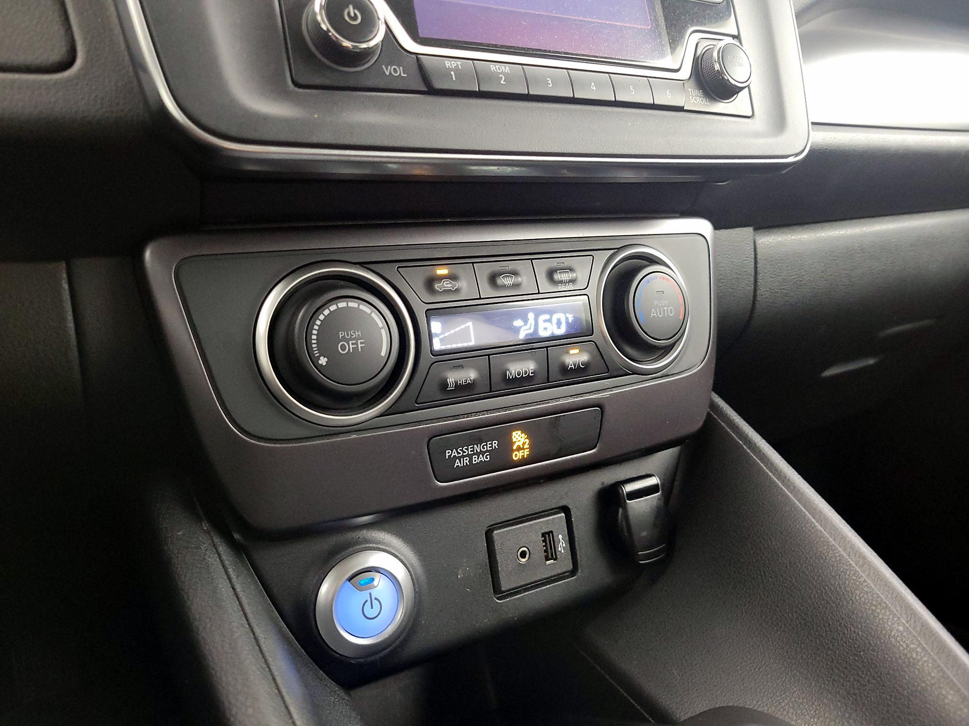 Thumbnail: 2019 Nissan Leaf - 16