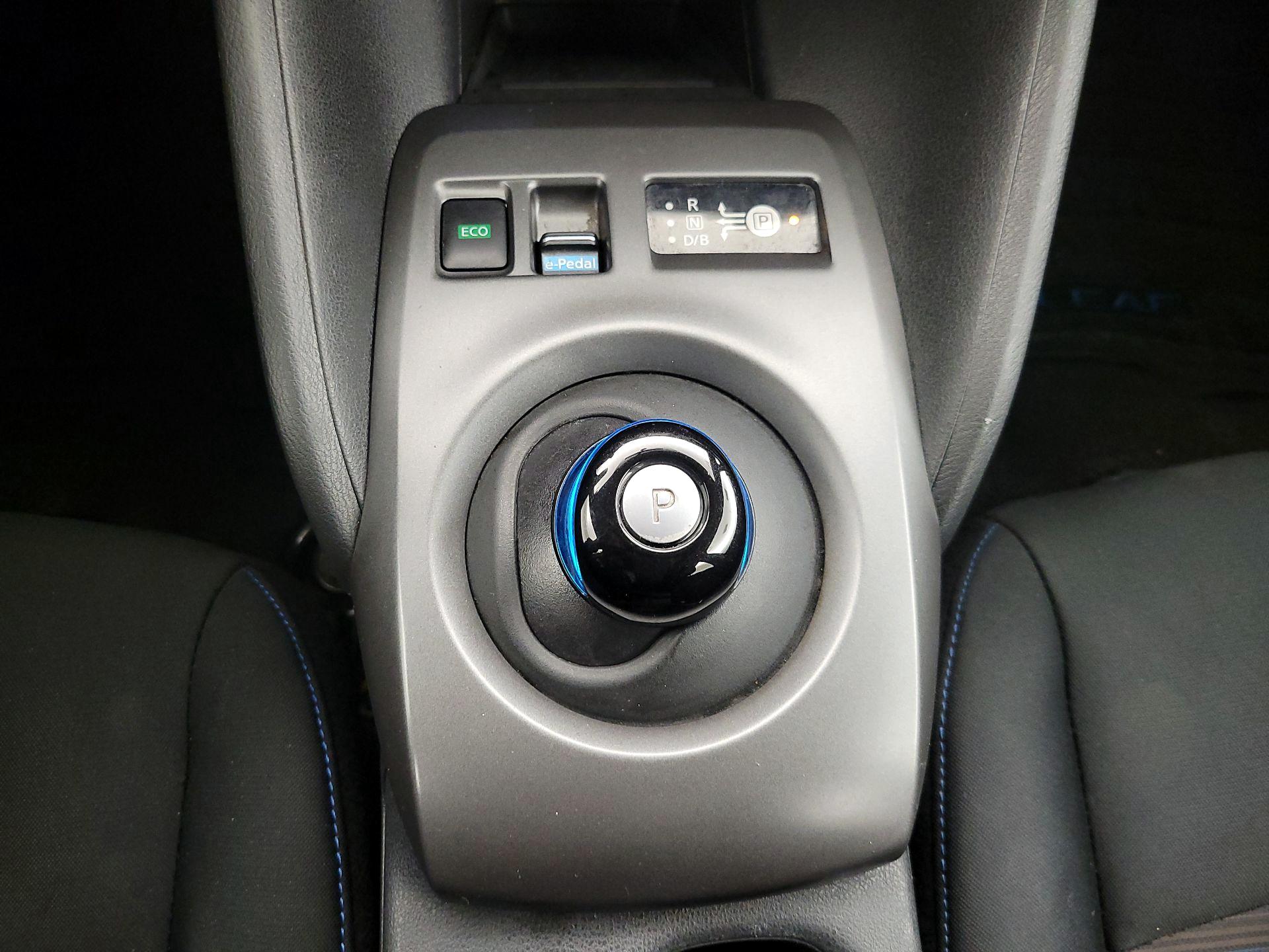 Thumbnail: 2019 Nissan Leaf - 17