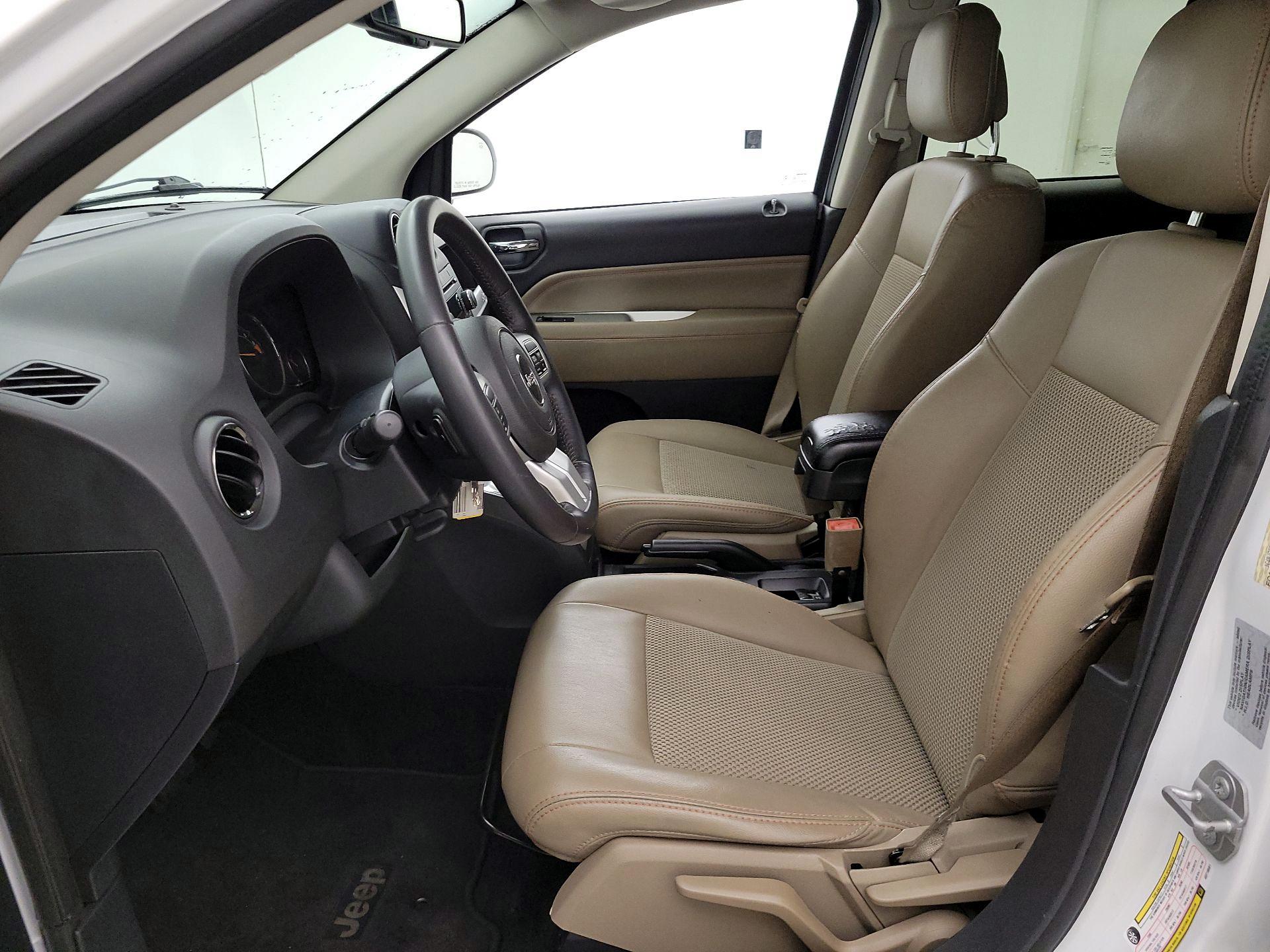 Thumbnail: 2016 Jeep Compass - 11