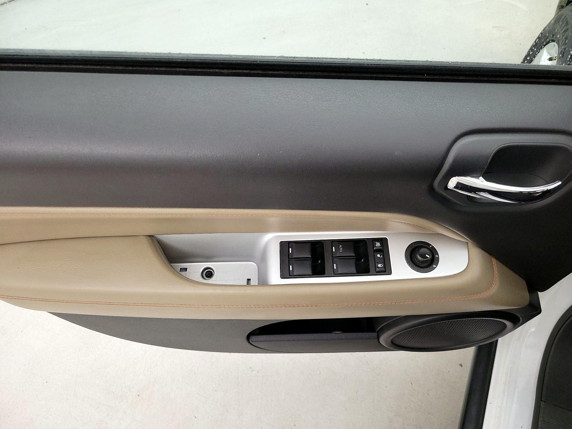 Thumbnail: 2016 Jeep Compass - 12