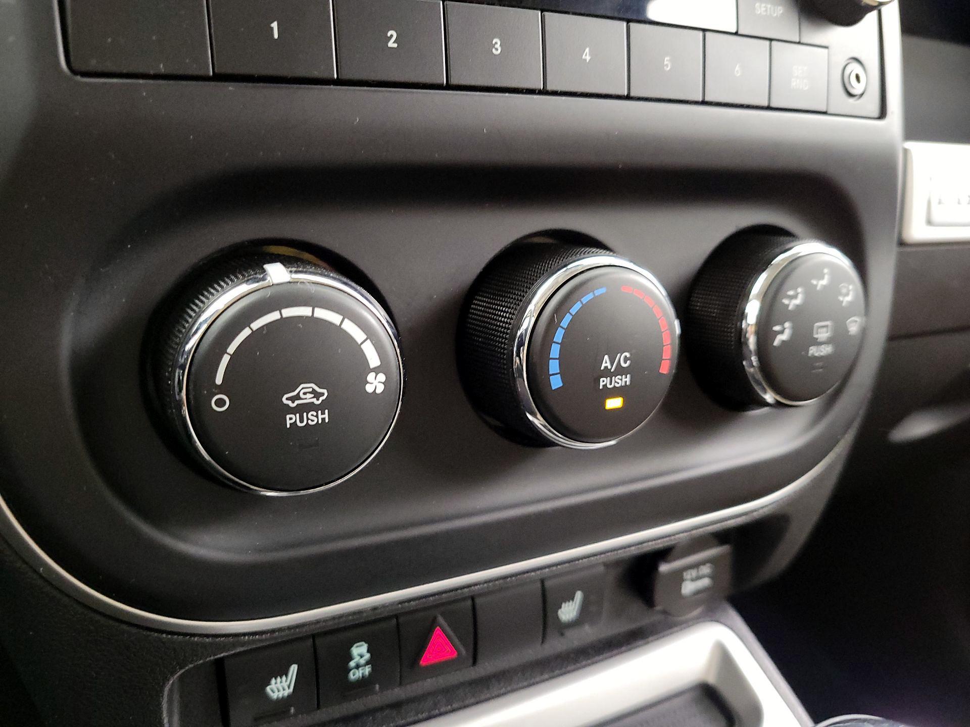 Thumbnail: 2016 Jeep Compass - 14