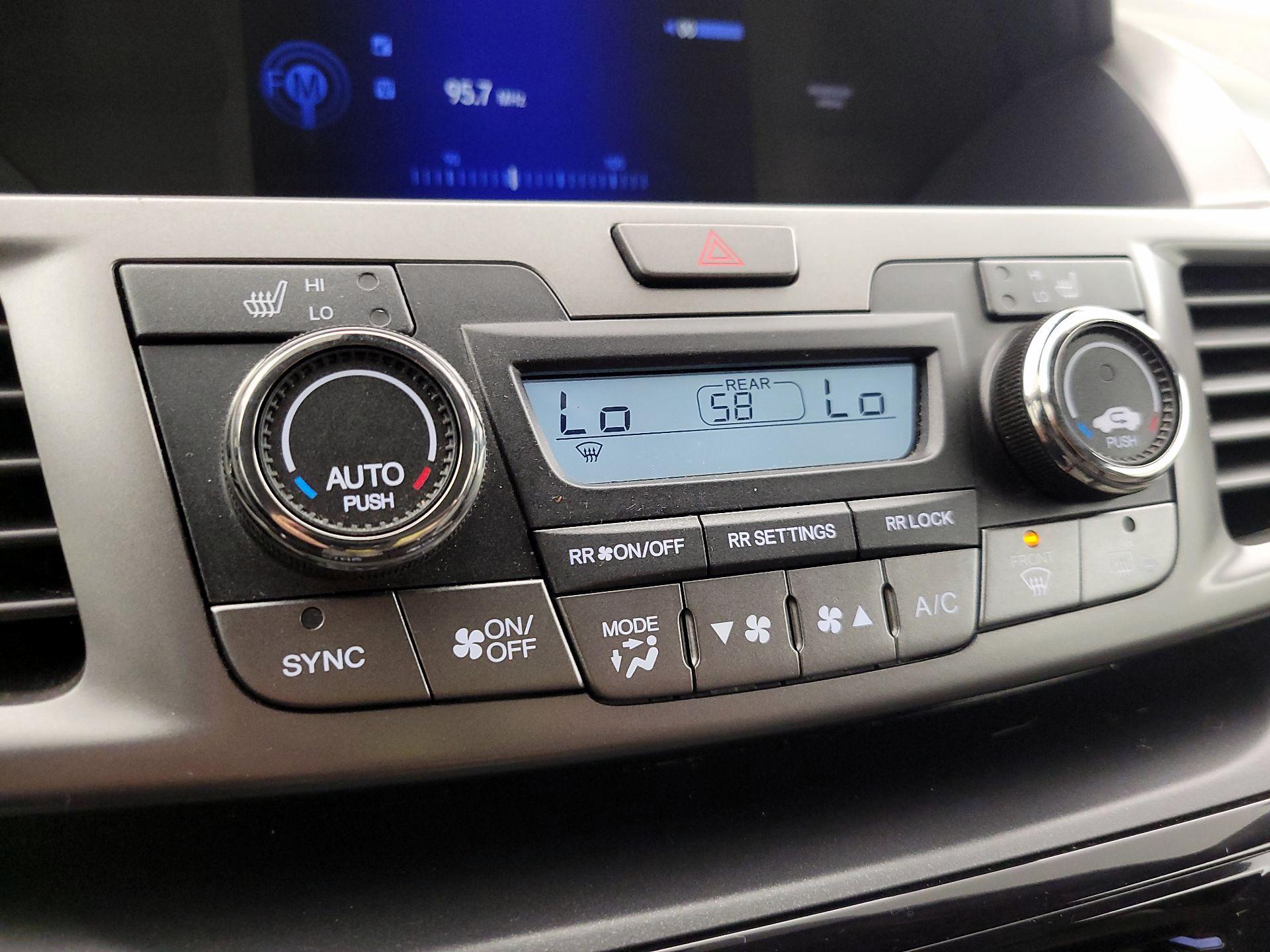 Thumbnail: 2017 Honda Odyssey - 16