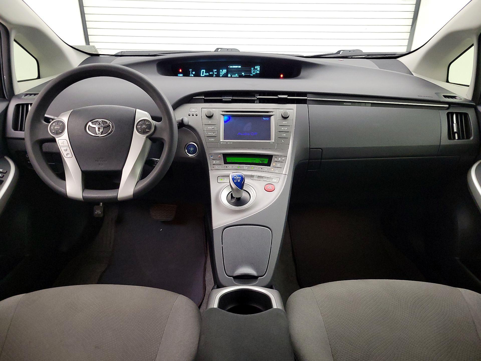 Thumbnail: 2015 Toyota Prius - 9