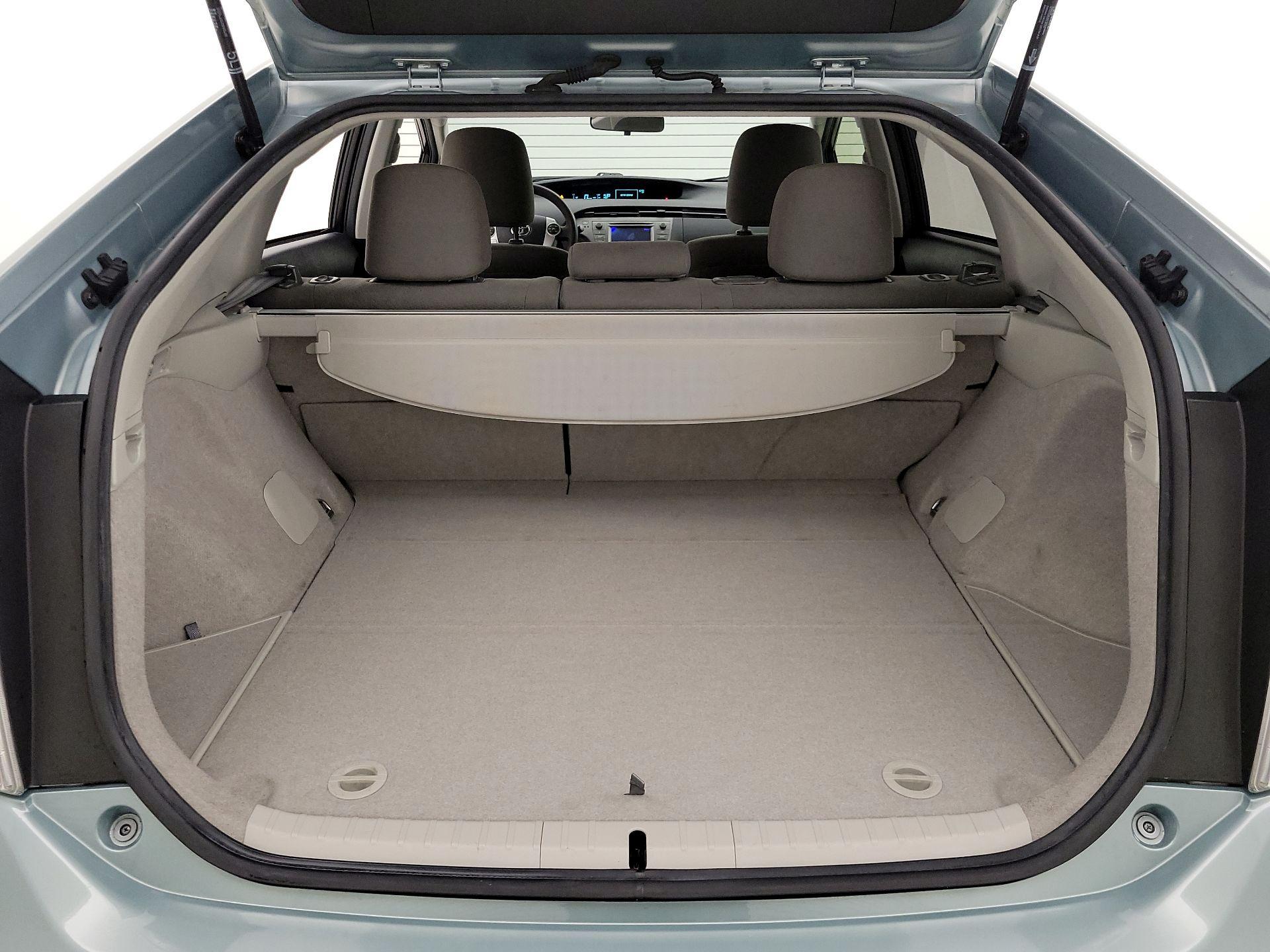 Thumbnail: 2015 Toyota Prius - 20