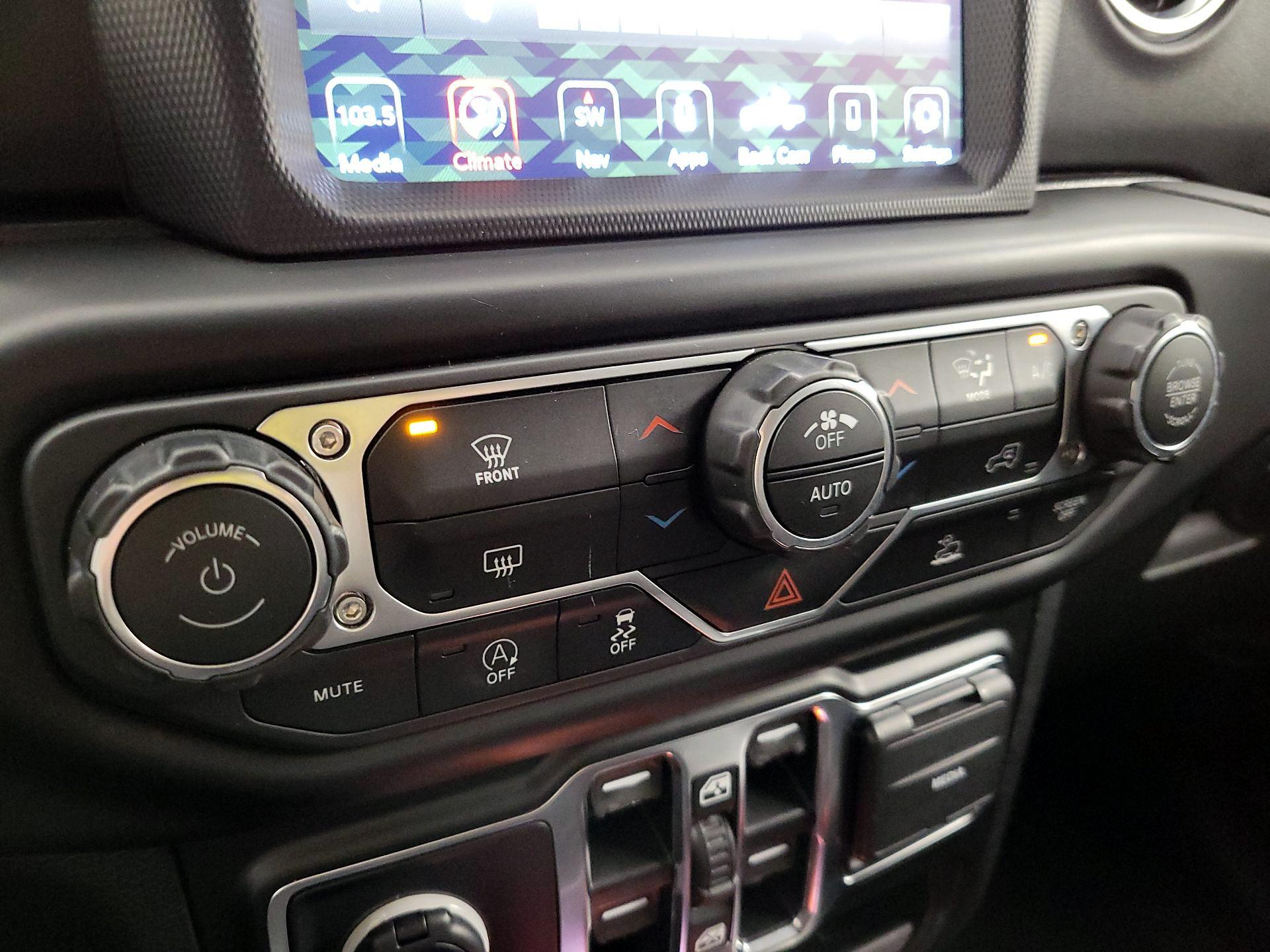 Thumbnail: 2021 Jeep Gladiator - 17