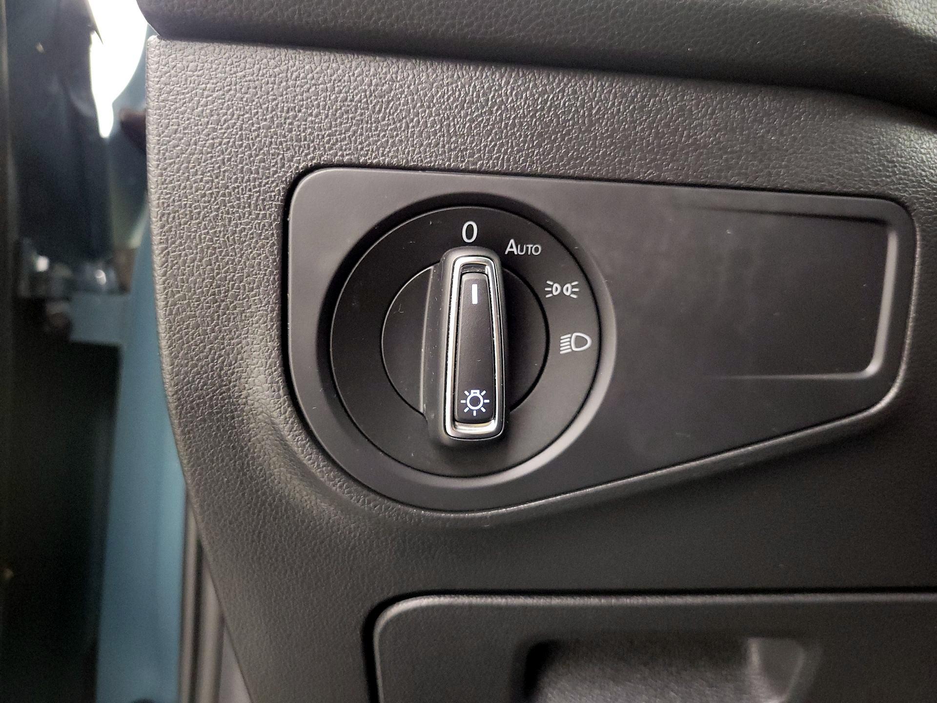 Thumbnail: 2021 Volkswagen Tiguan - 13