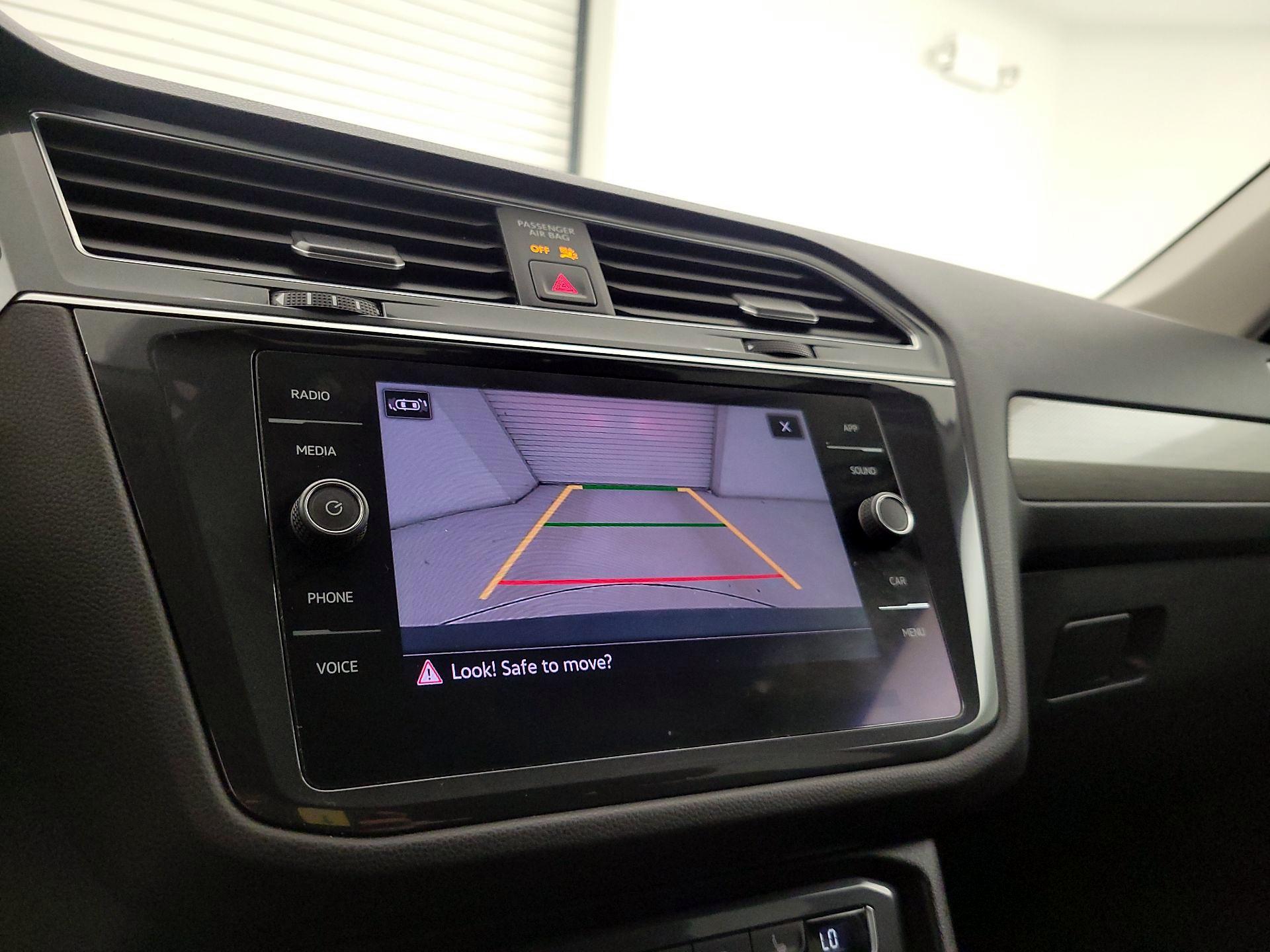 Thumbnail: 2021 Volkswagen Tiguan - 14