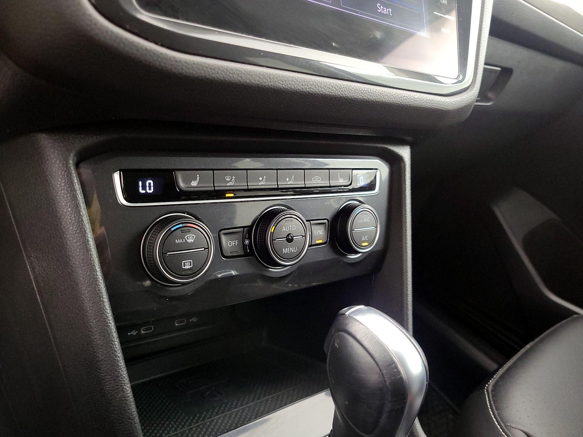 Thumbnail: 2021 Volkswagen Tiguan - 16