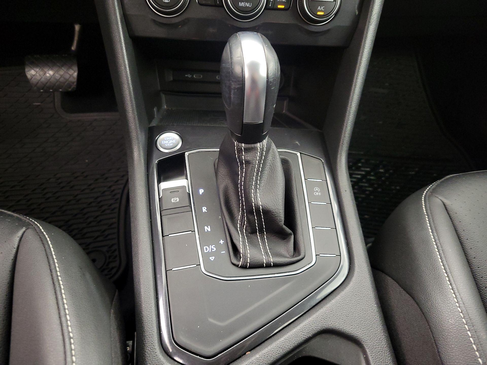 Thumbnail: 2021 Volkswagen Tiguan - 17