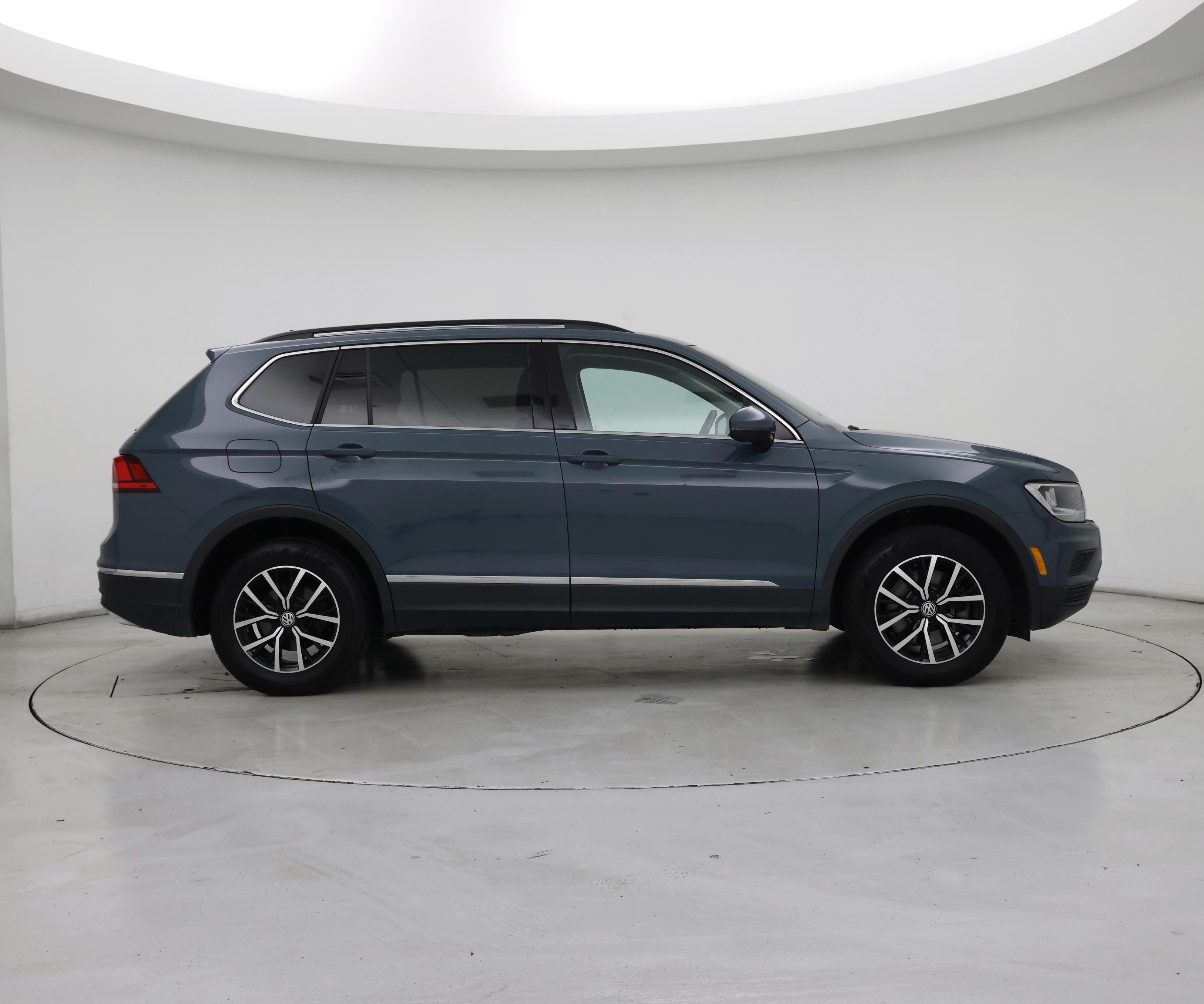 Thumbnail: 2021 Volkswagen Tiguan - 7