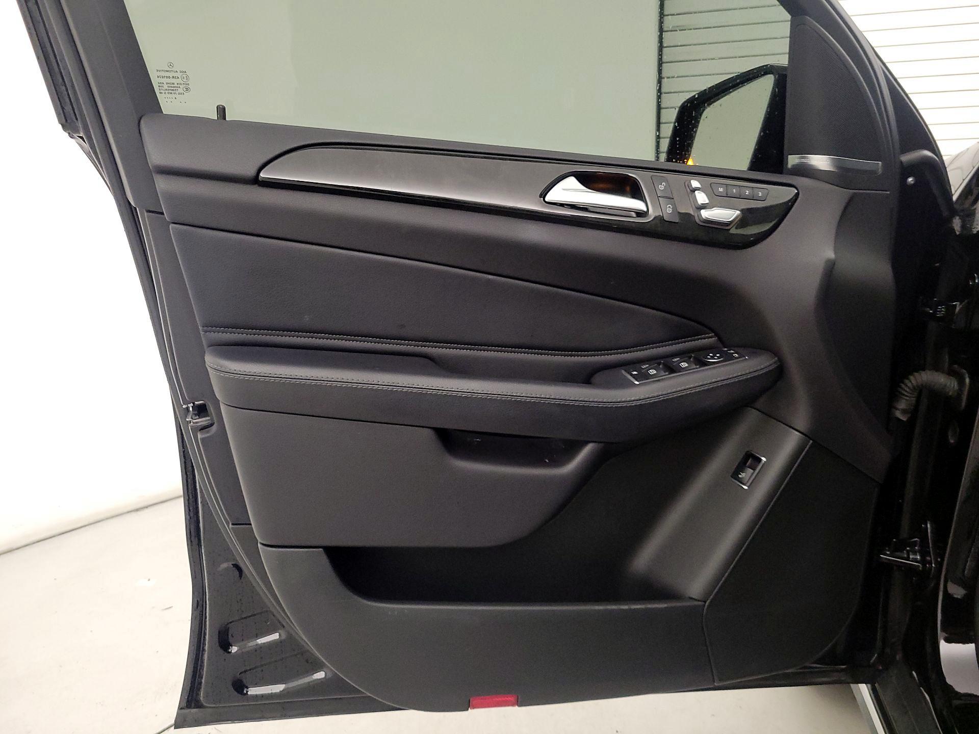 Thumbnail: 2017 Mercedes-Benz GLE - 12