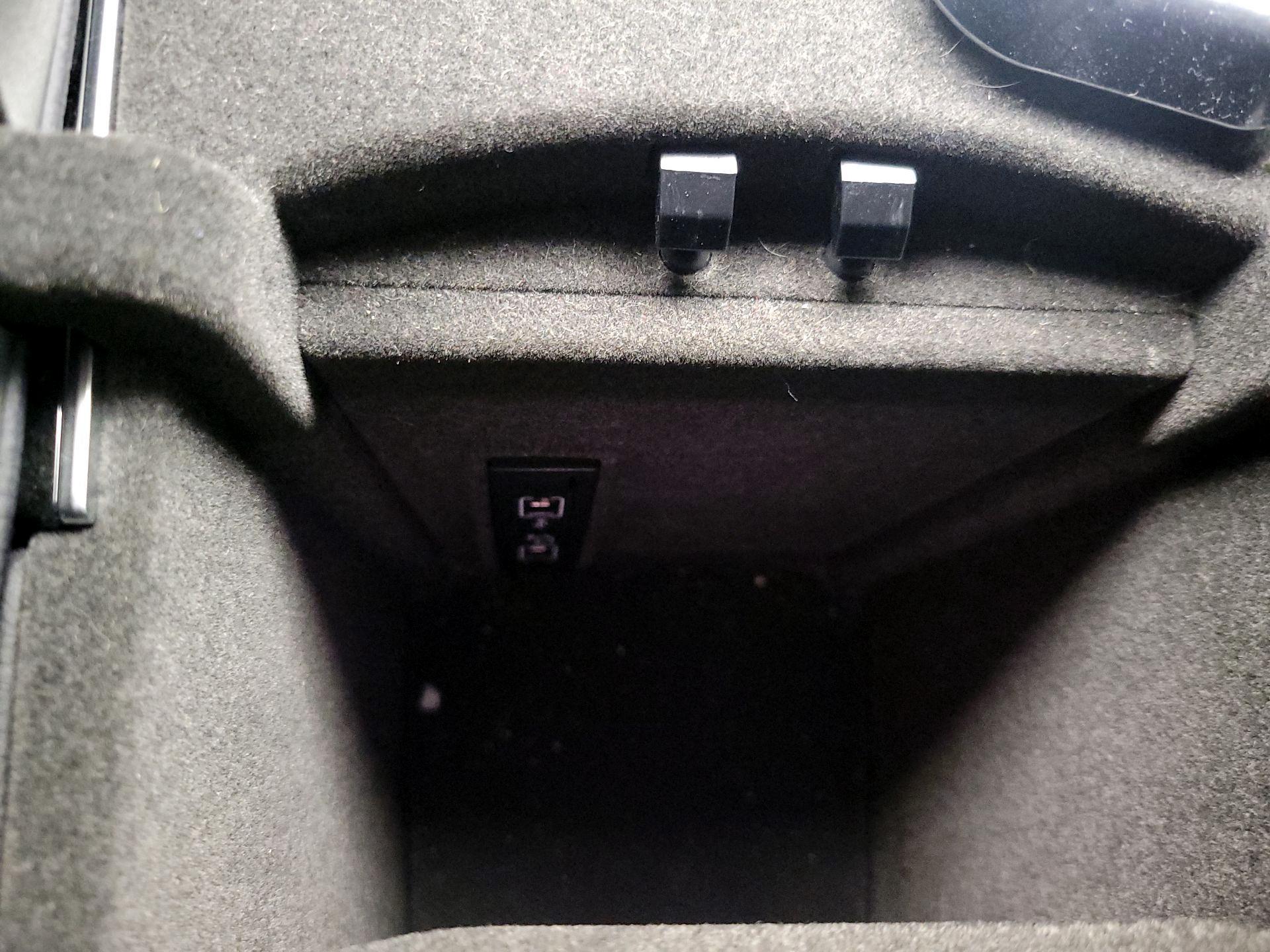 Thumbnail: 2017 Mercedes-Benz GLE - 19