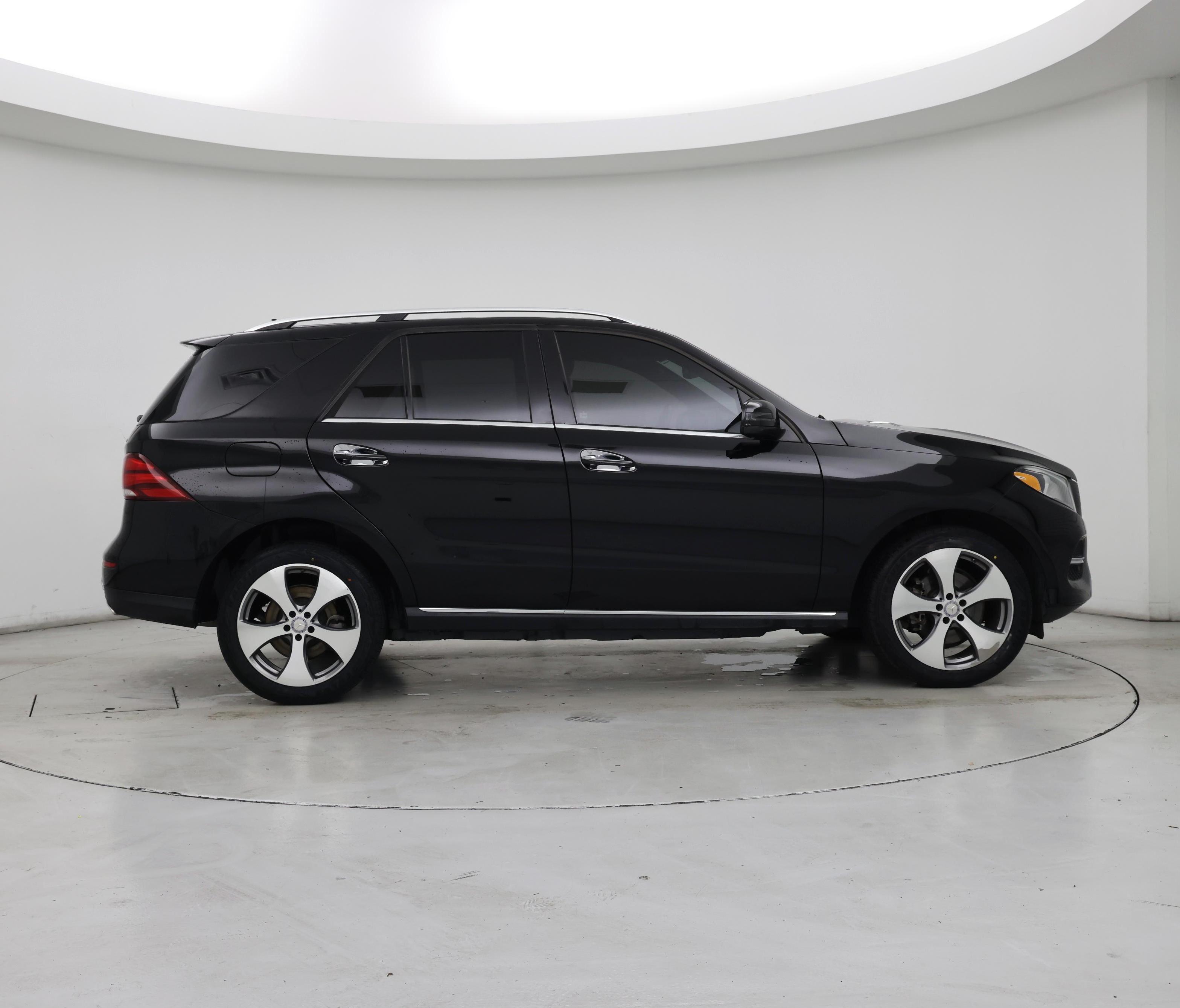 Thumbnail: 2017 Mercedes-Benz GLE - 7