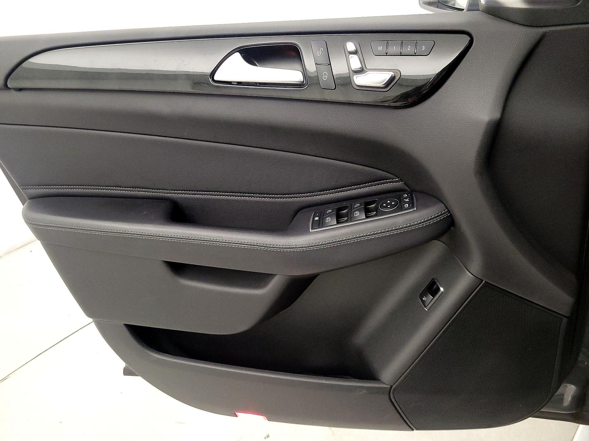 Thumbnail: 2018 Mercedes-Benz GLE - 12